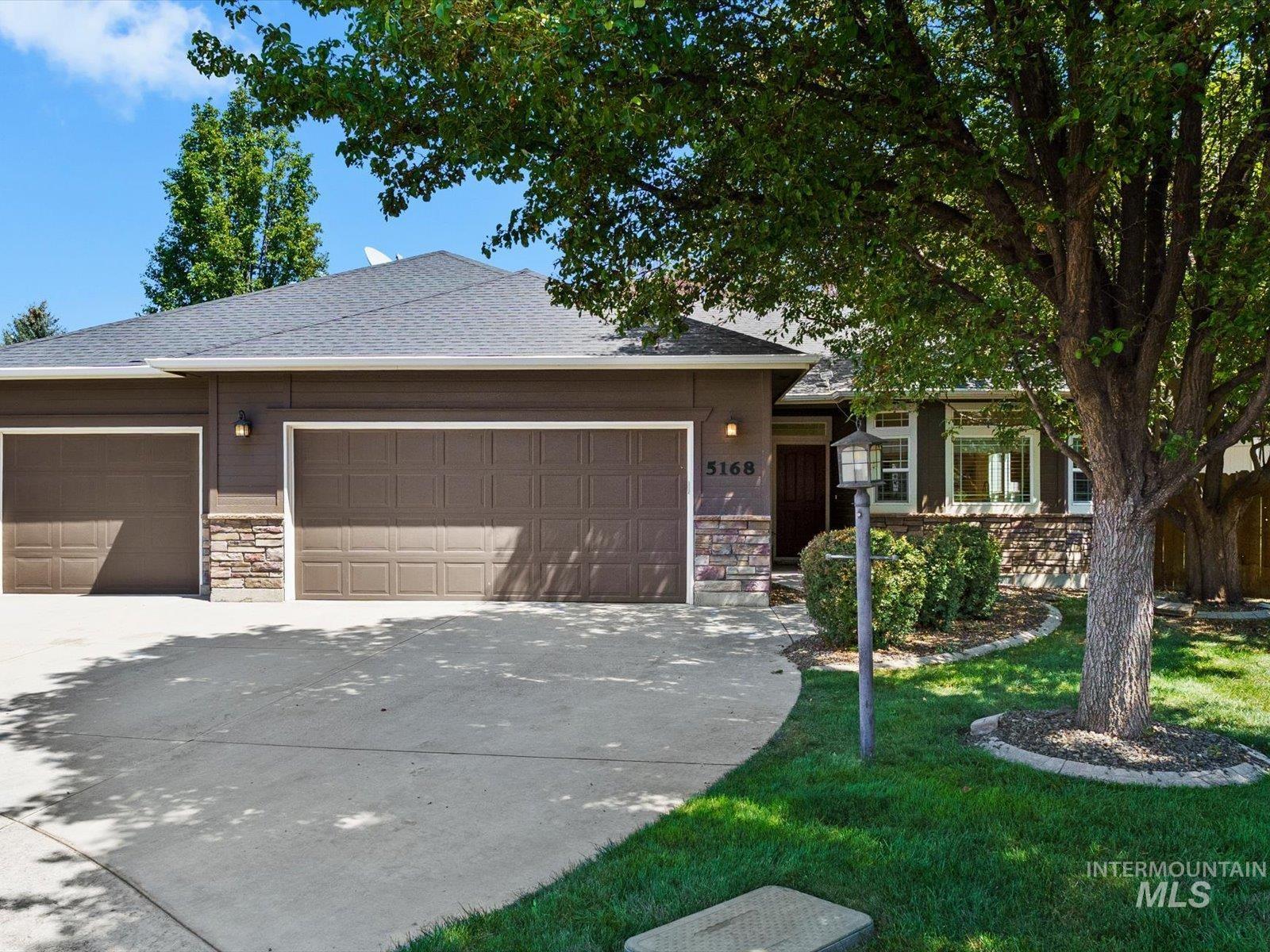 5168 N Dove Ridge Pl Property Photo 5