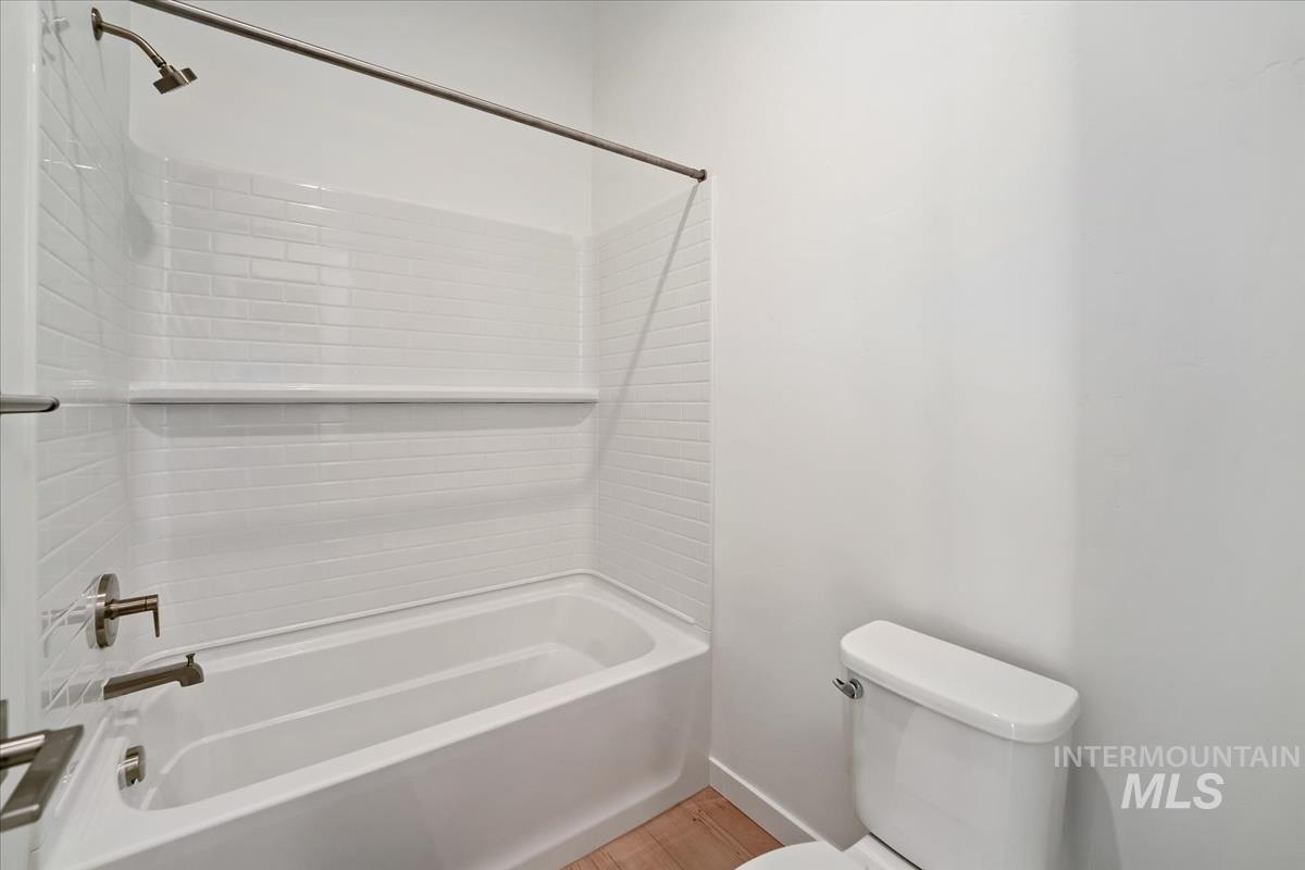 1368 N Leatherwood Ave Property Photo 23