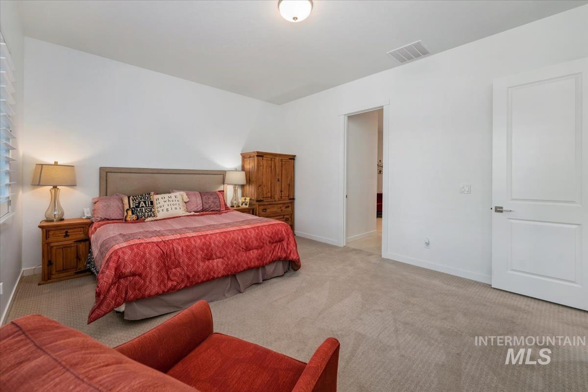 1368 N Leatherwood Ave Property Photo 28