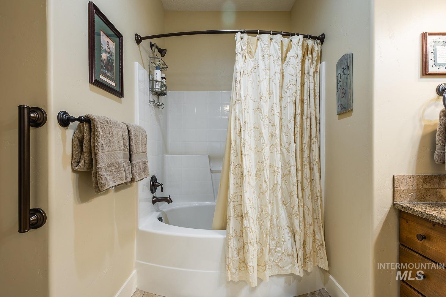 178 E Rio Colinas Dr. Property Photo 32