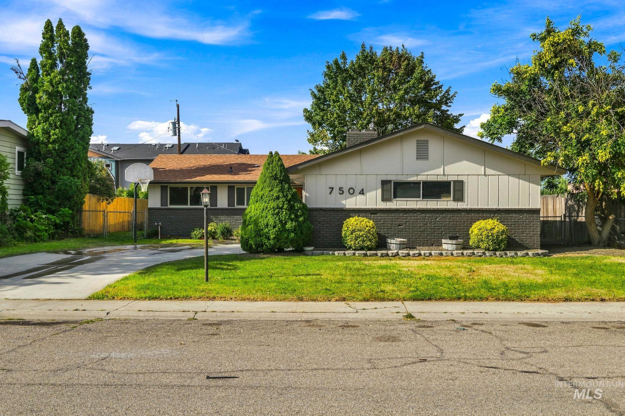 7504 W Colehaven Ave Property Photo 4