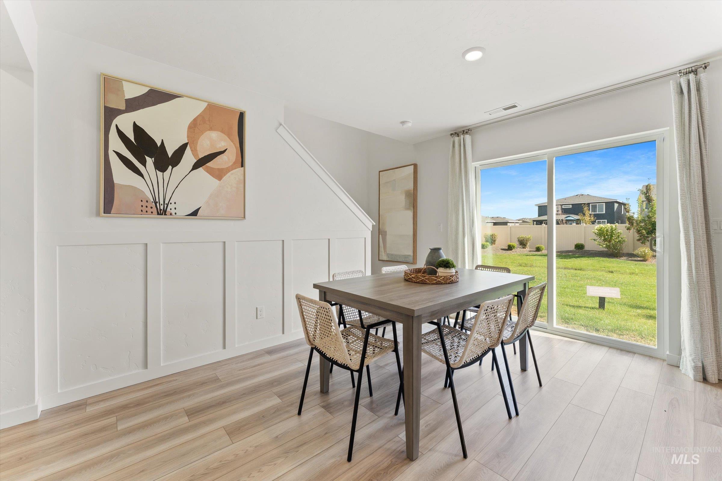 7925 E Beaufort St Property Photo 11