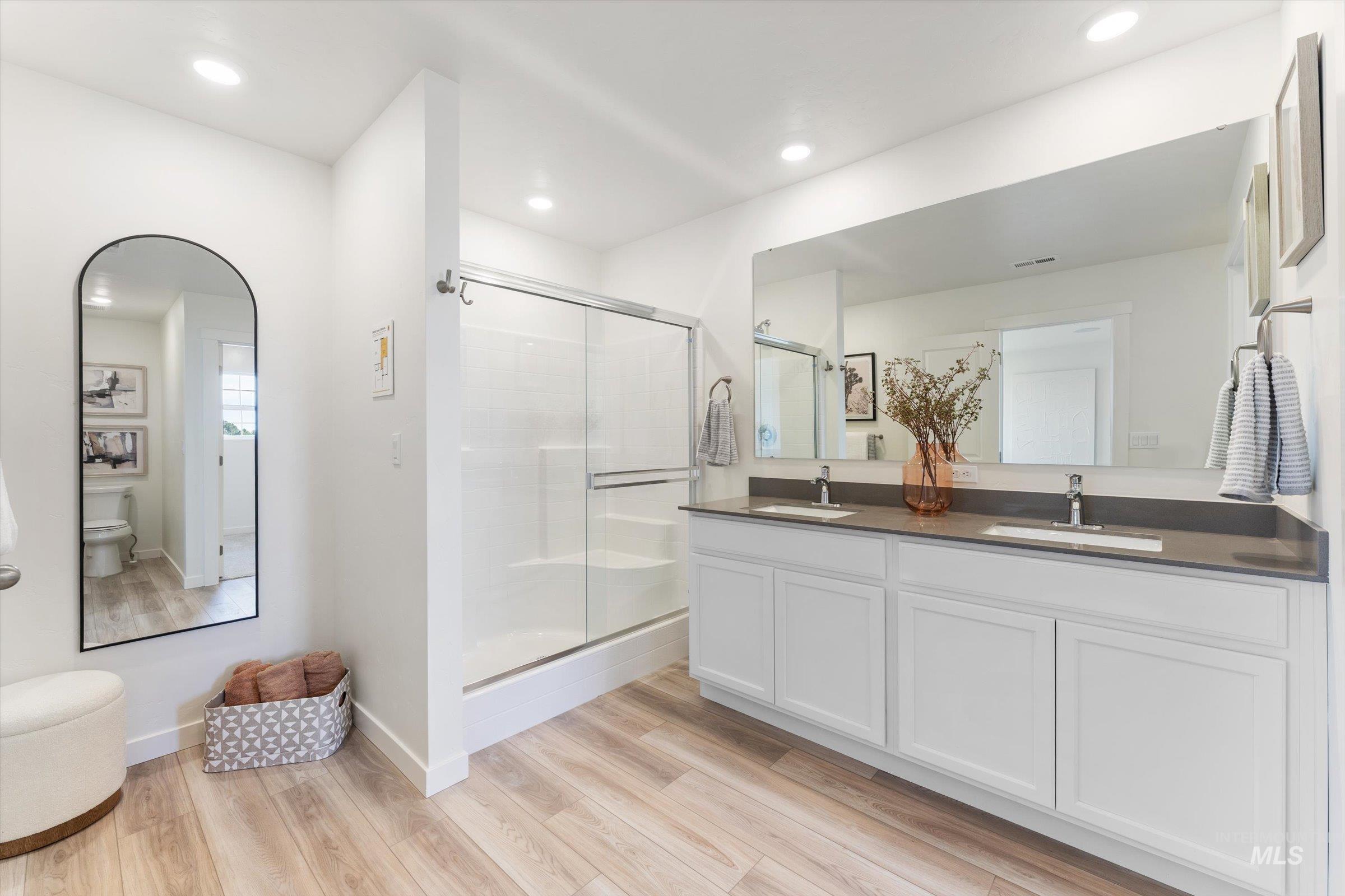 7925 E Beaufort St Property Photo 16