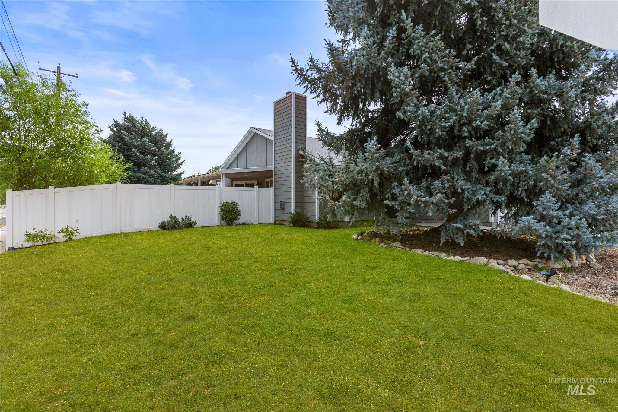 4778 N Wisteria Pl Property Photo 2
