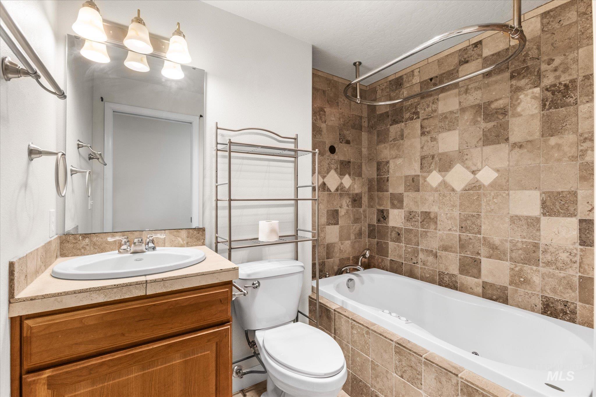 4778 N Wisteria Pl Property Photo 14