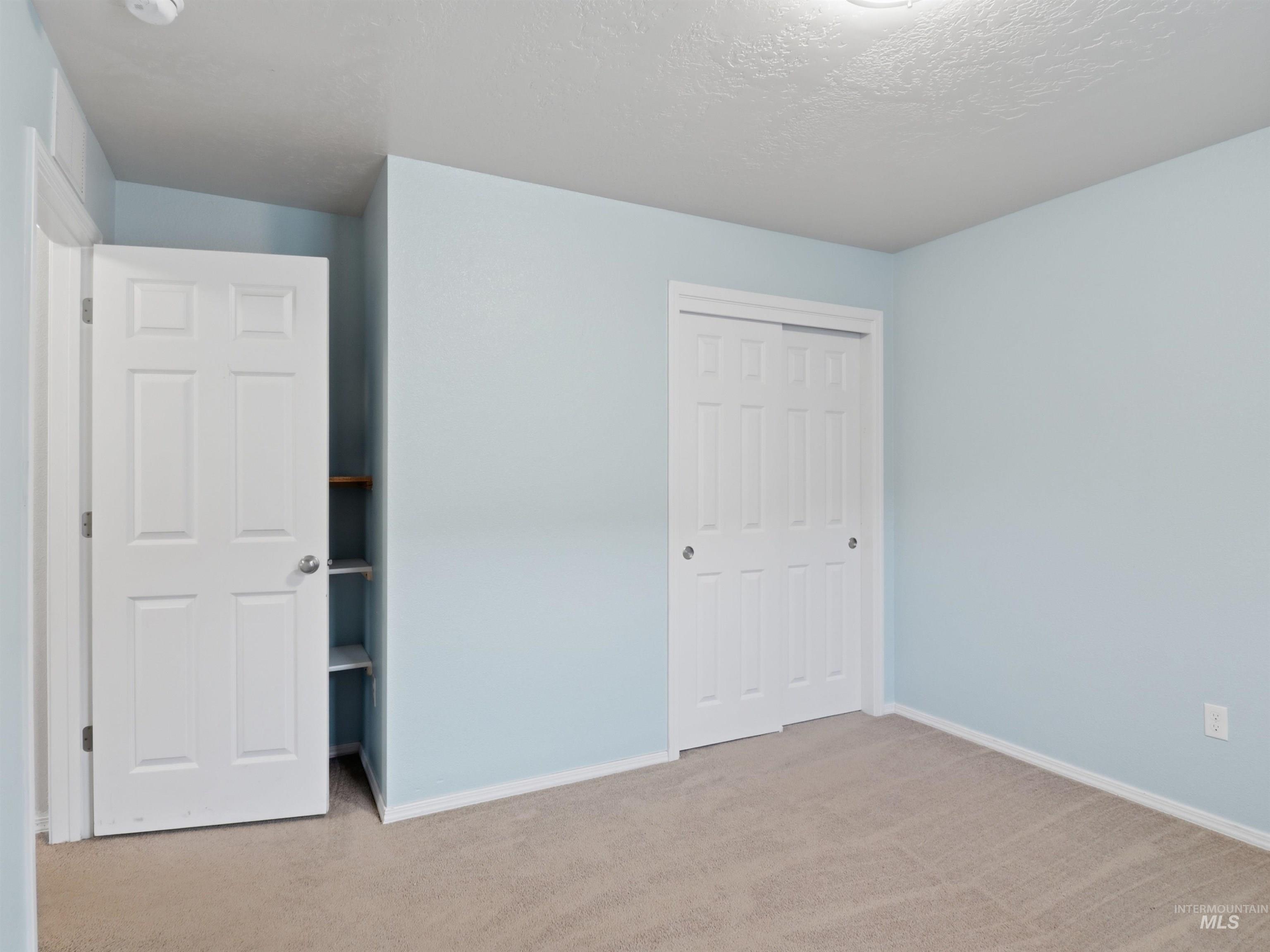 1679 W Sahara Dr. Property Photo 6