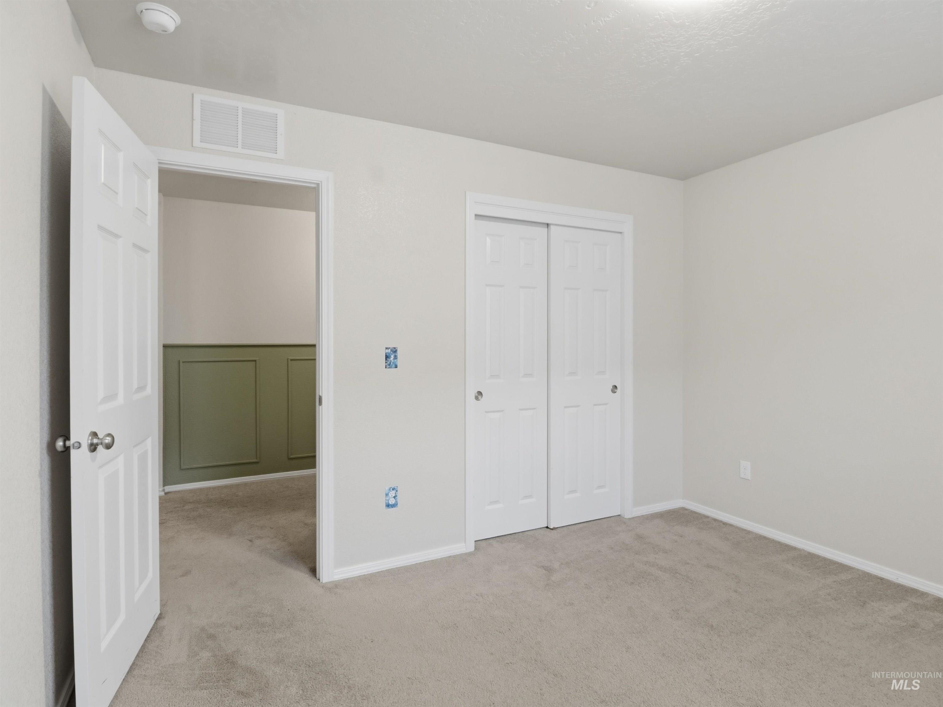 1679 W Sahara Dr. Property Photo 10