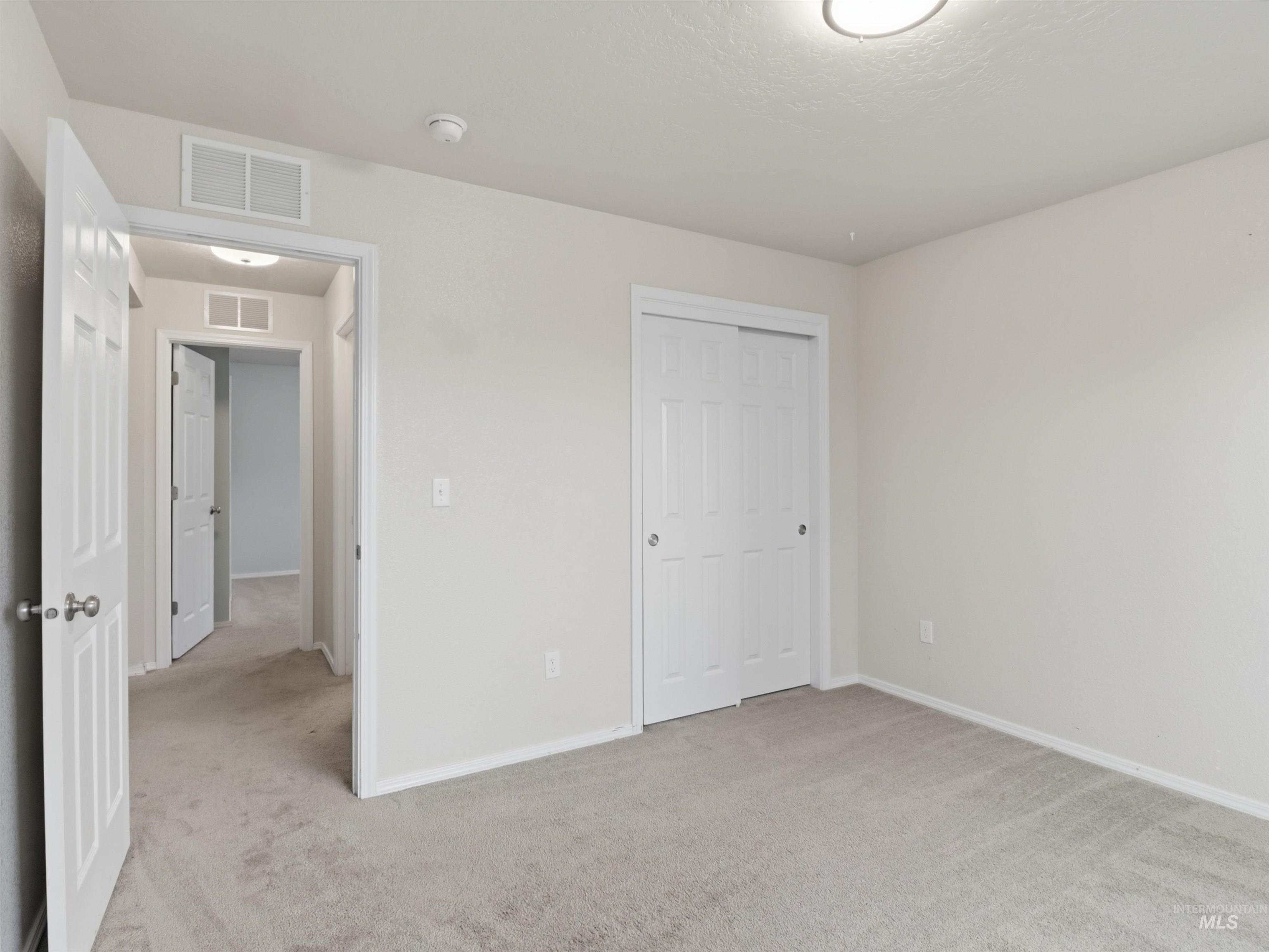 1679 W Sahara Dr. Property Photo 11