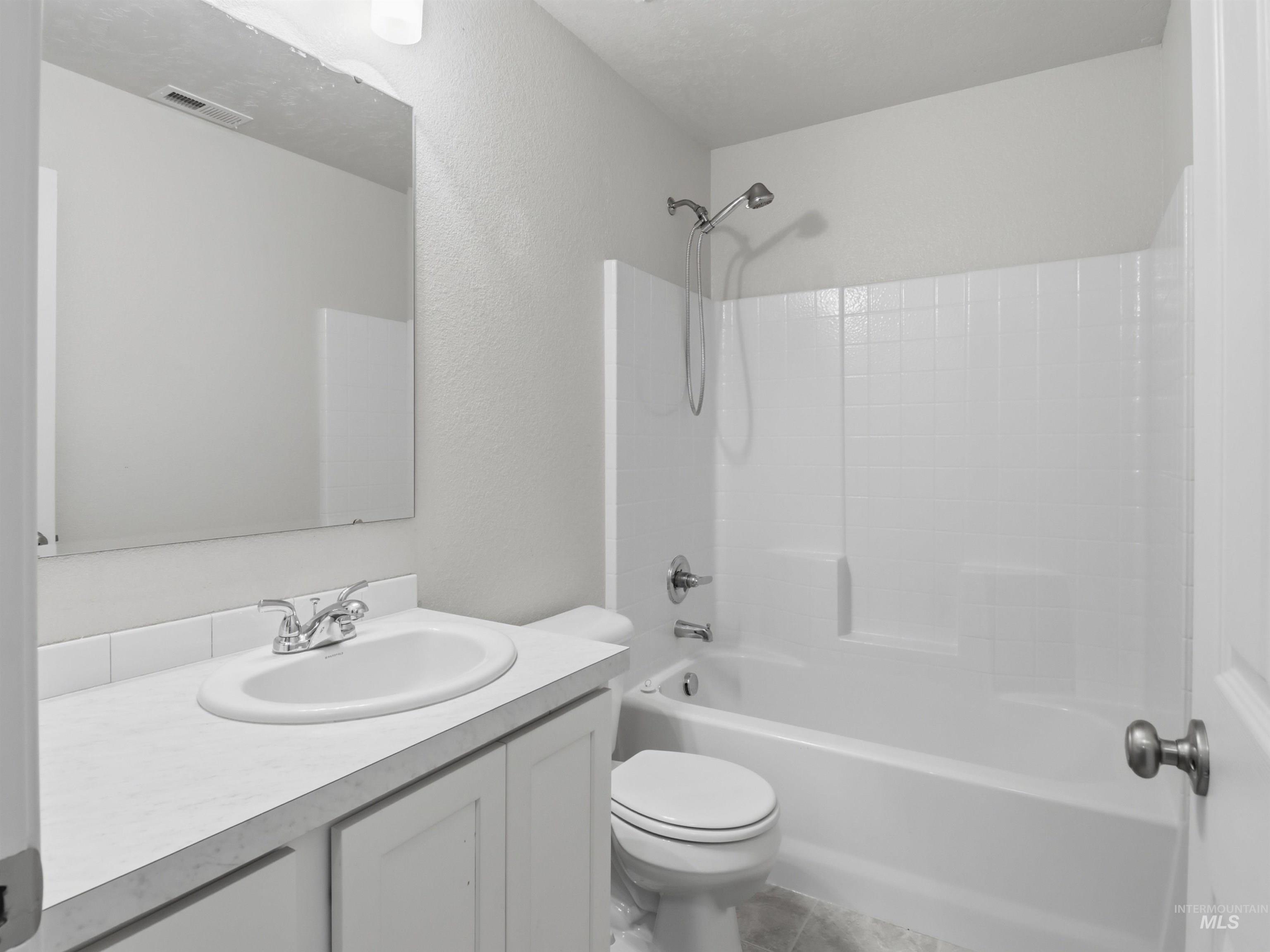 1679 W Sahara Dr. Property Photo 12