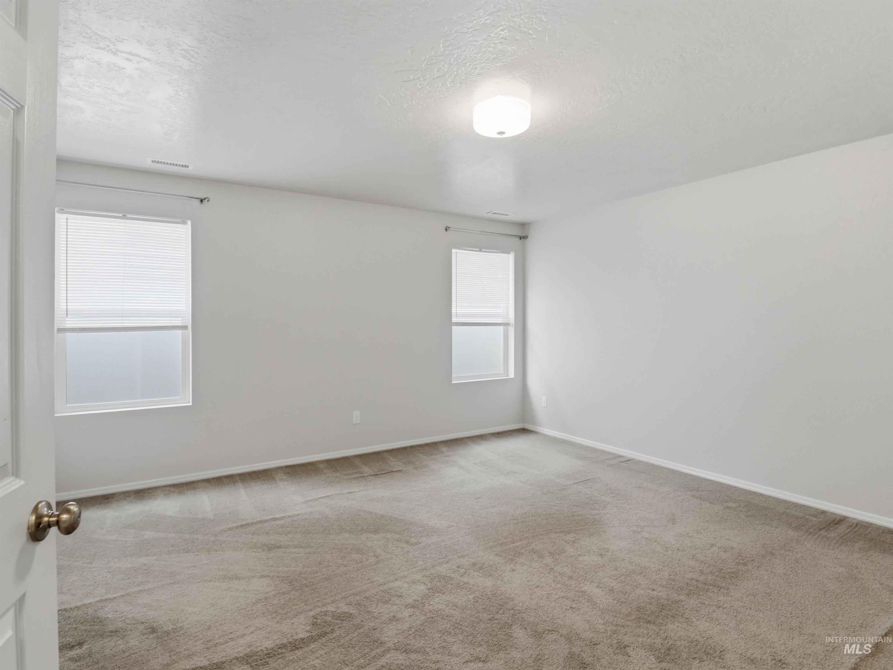 1679 W Sahara Dr. Property Photo 15