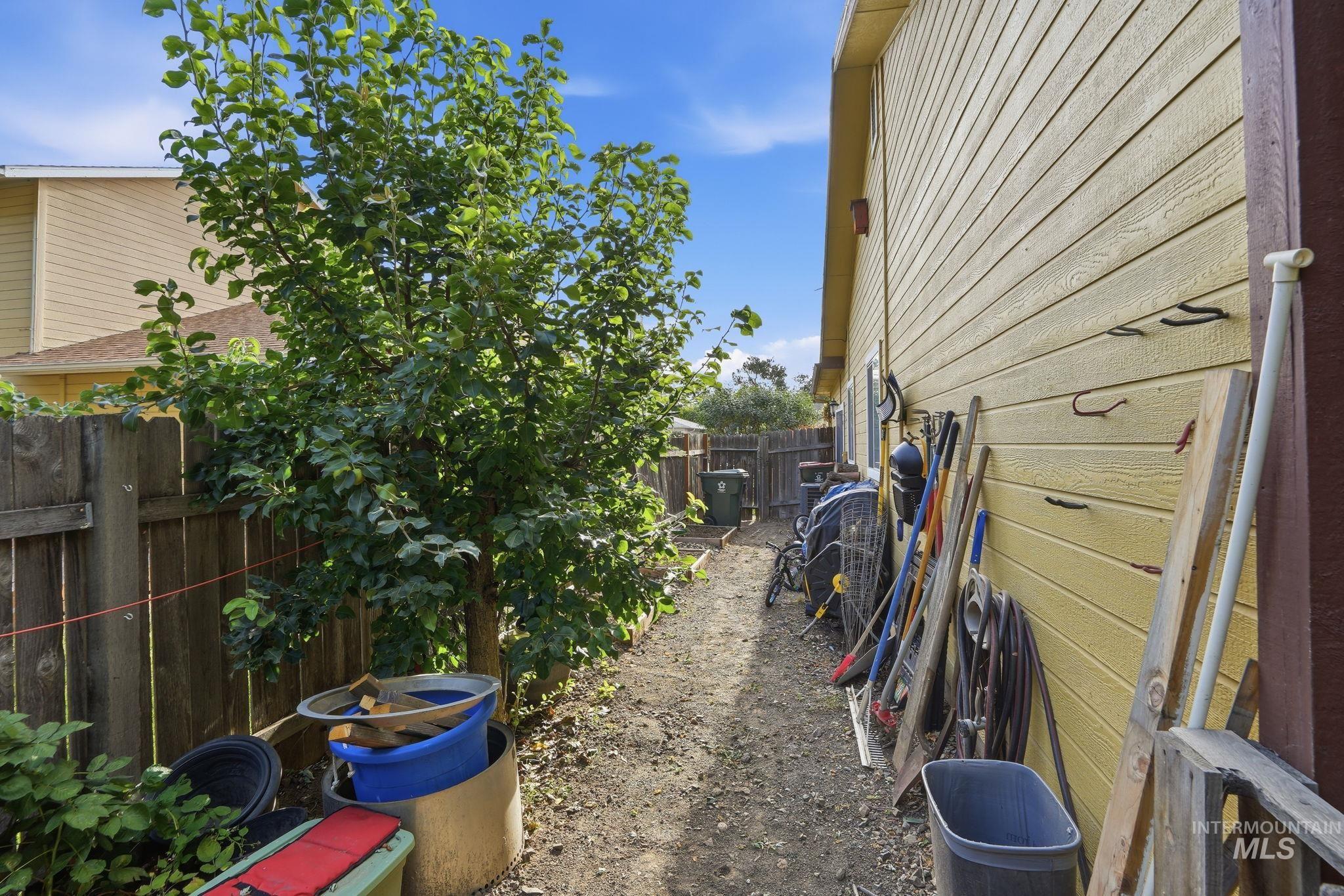 2217 N Amethyst Ave Property Photo 42