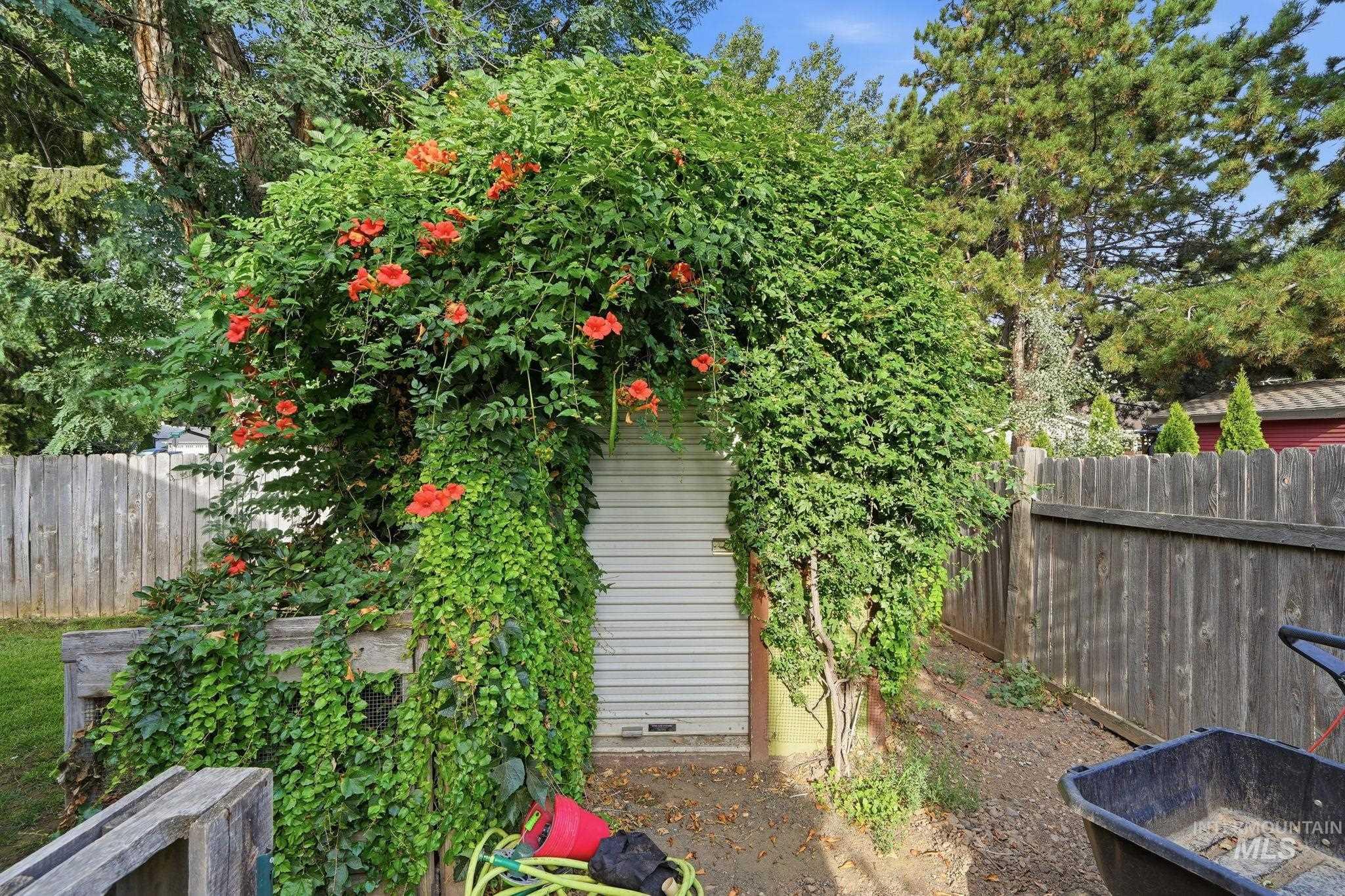 2217 N Amethyst Ave Property Photo 44