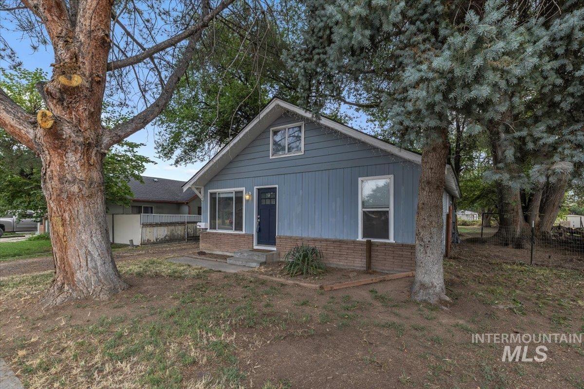 22 N Sunset St Property Photo 1