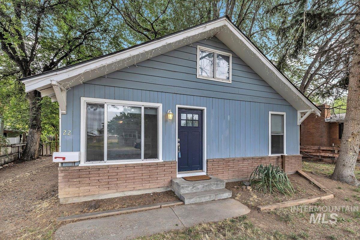 22 N Sunset St Property Photo 2