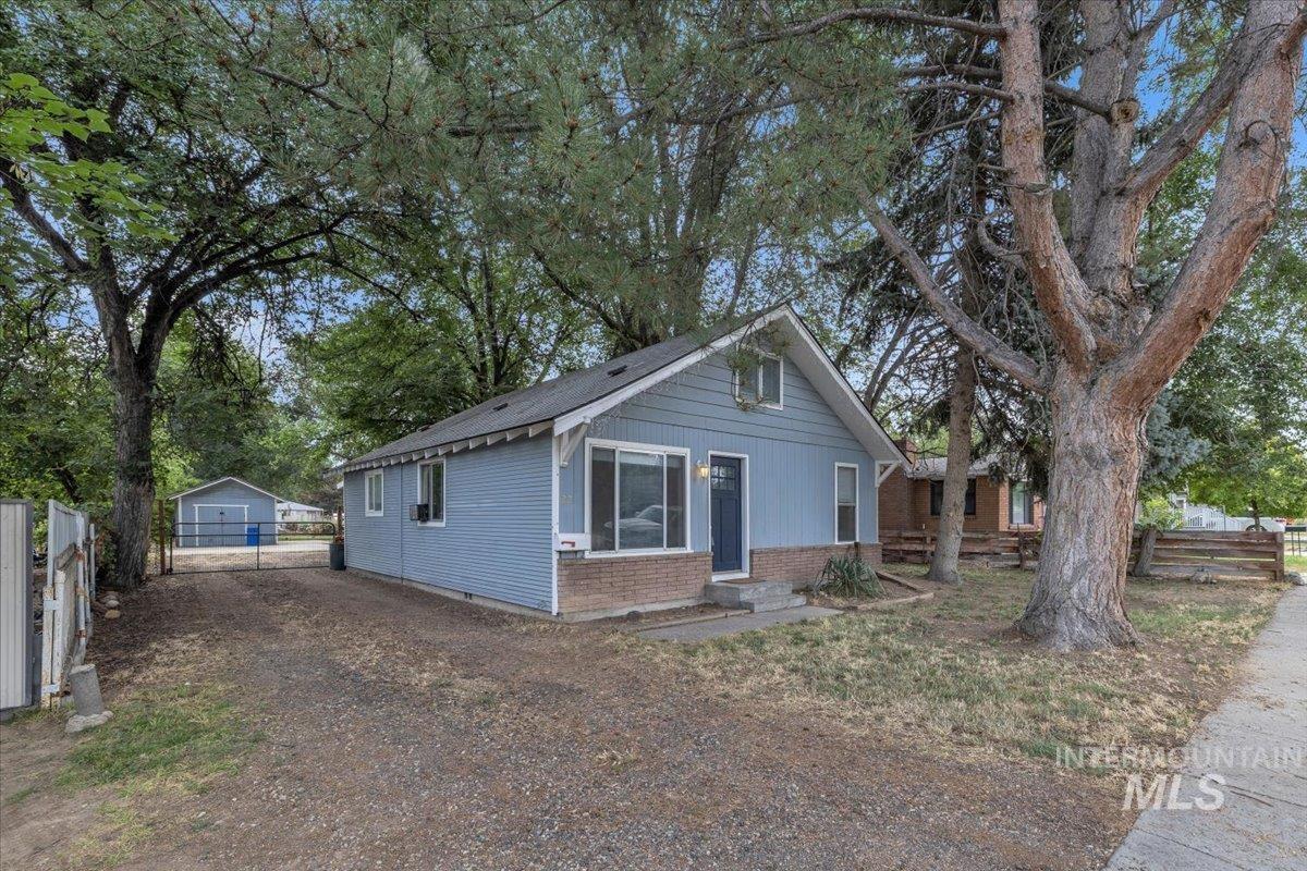 22 N Sunset St Property Photo 3