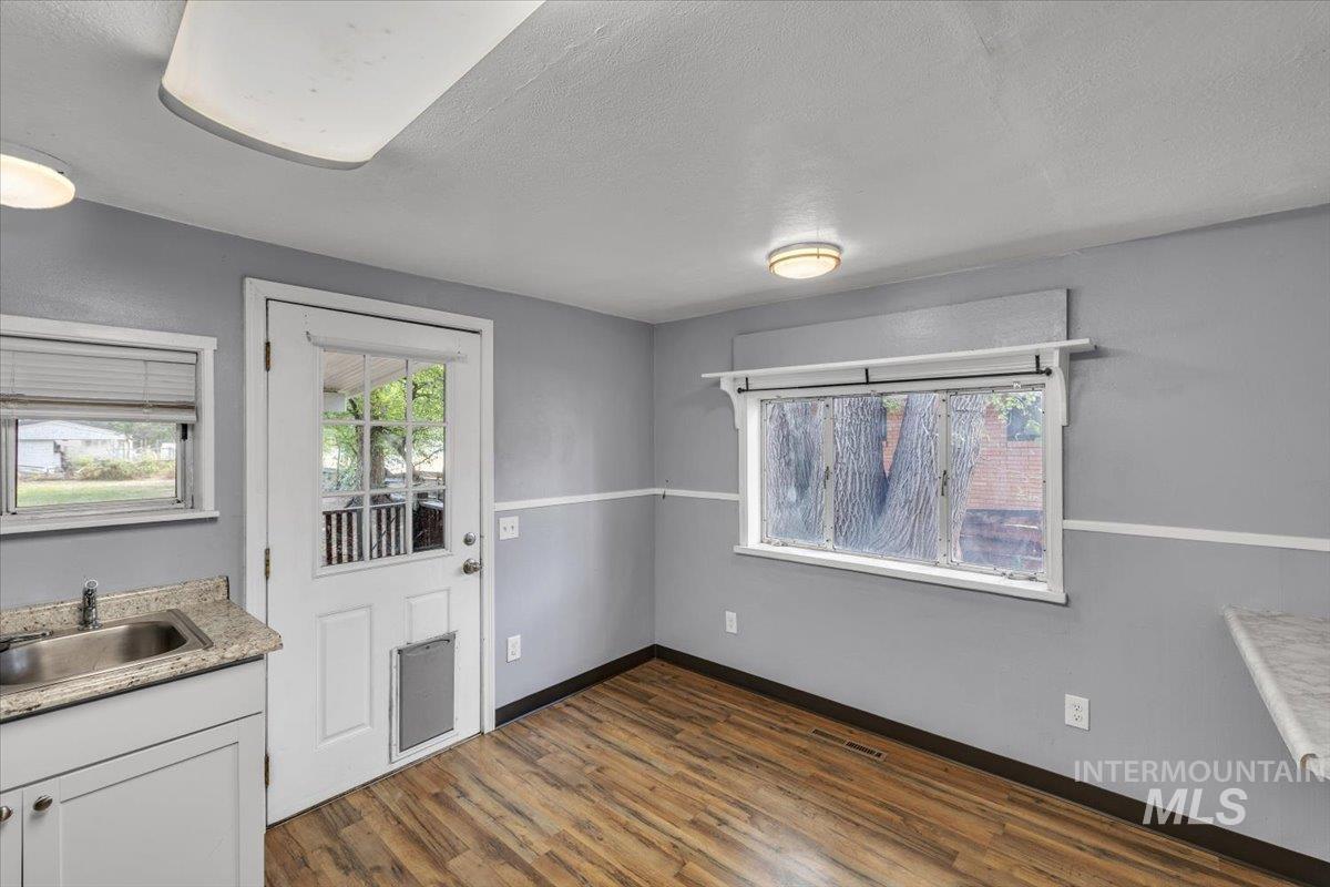 22 N Sunset St Property Photo 10