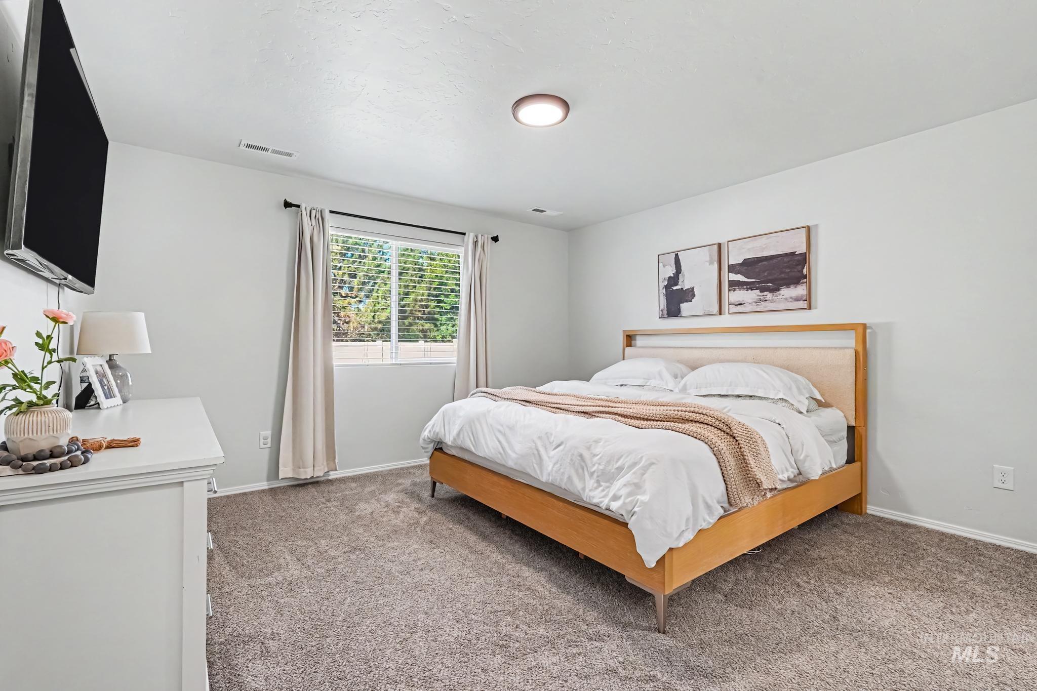 16847 Courtney Way Property Photo 14