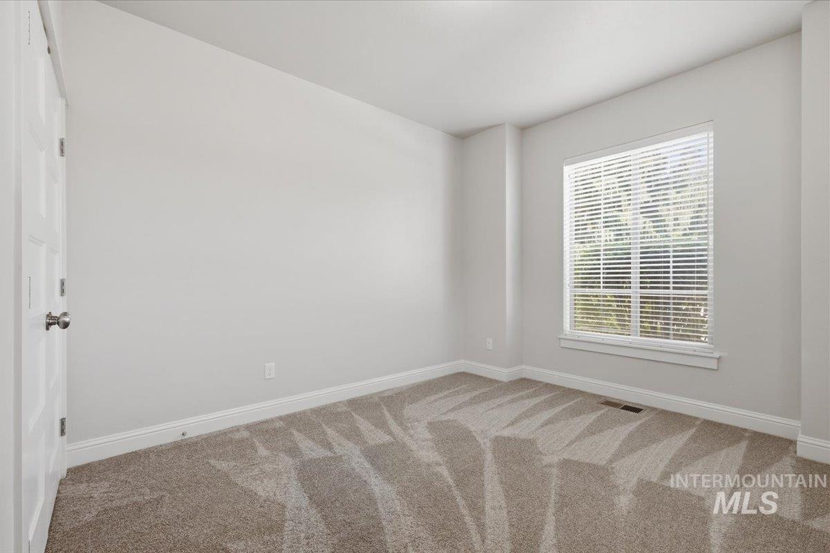 297 W Producer Dr Property Photo 4