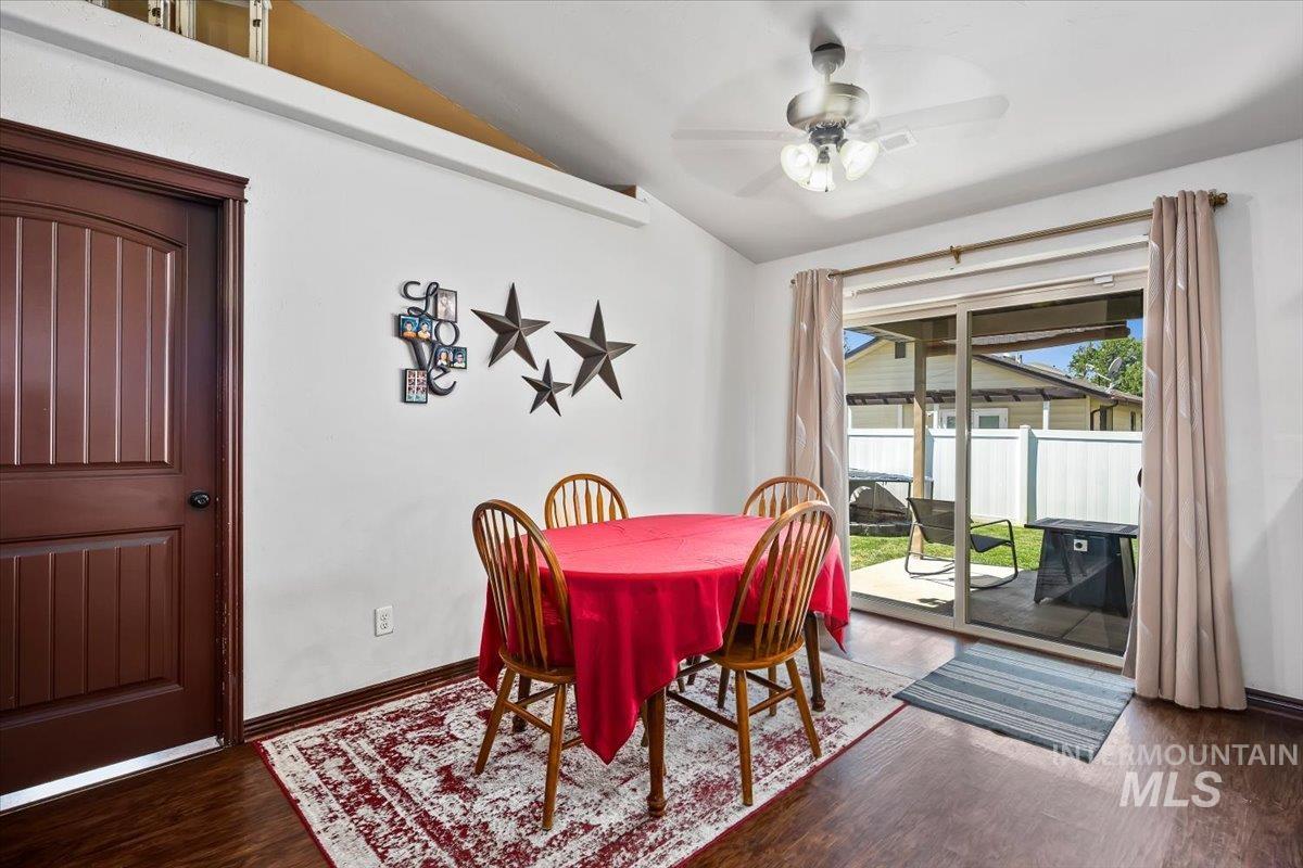 615 Garnet St. Property Photo 8