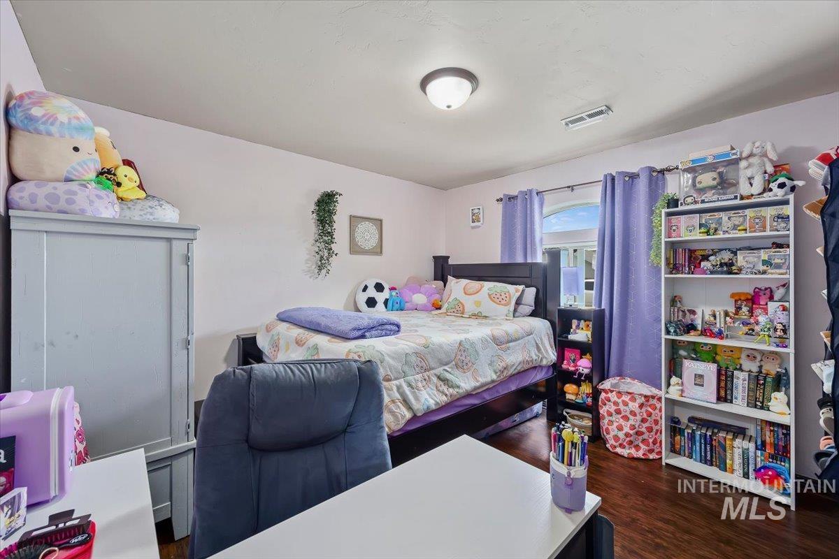 615 Garnet St. Property Photo 20