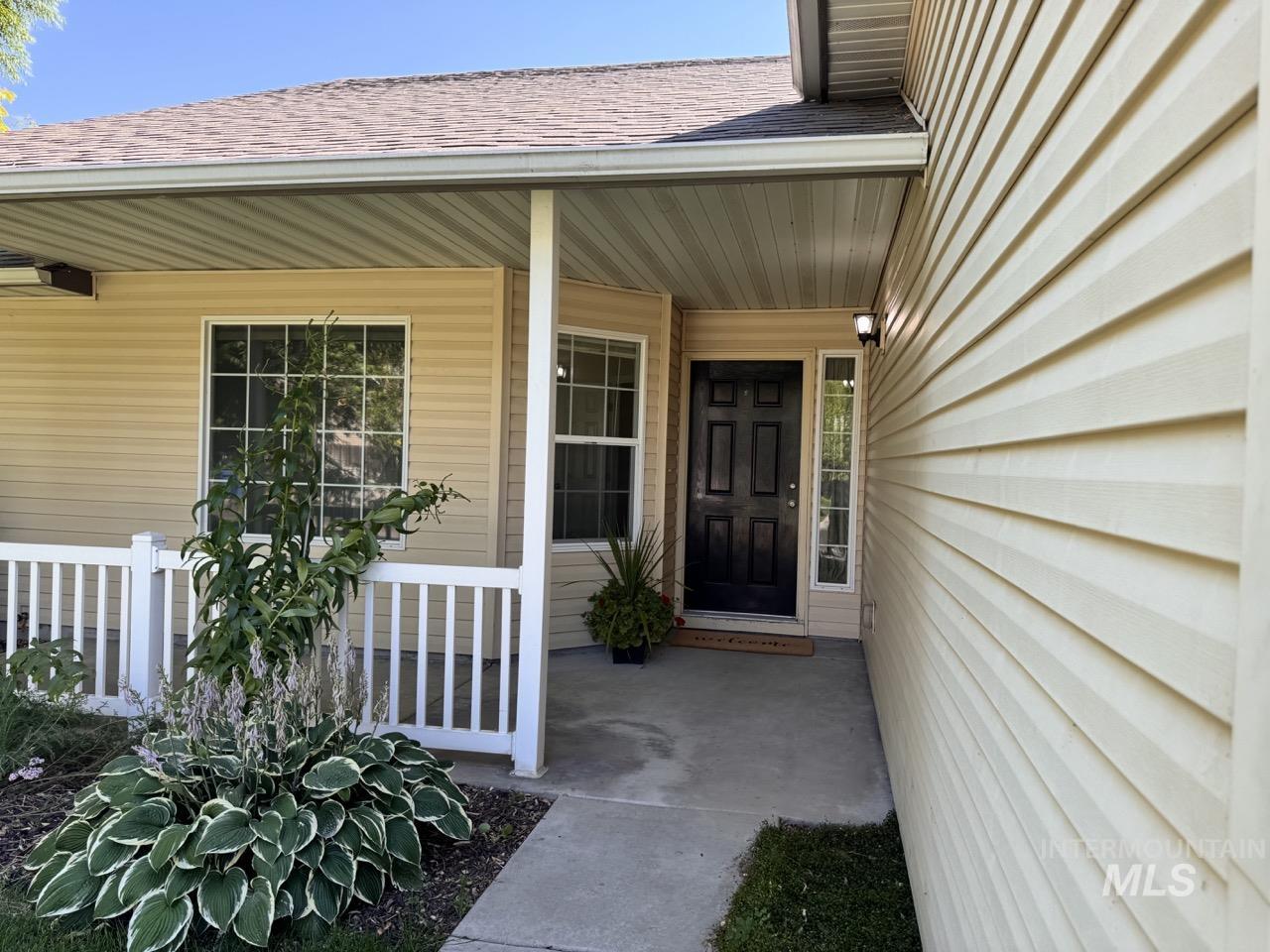 2237 W Lake Pointe Ct Property Photo 4