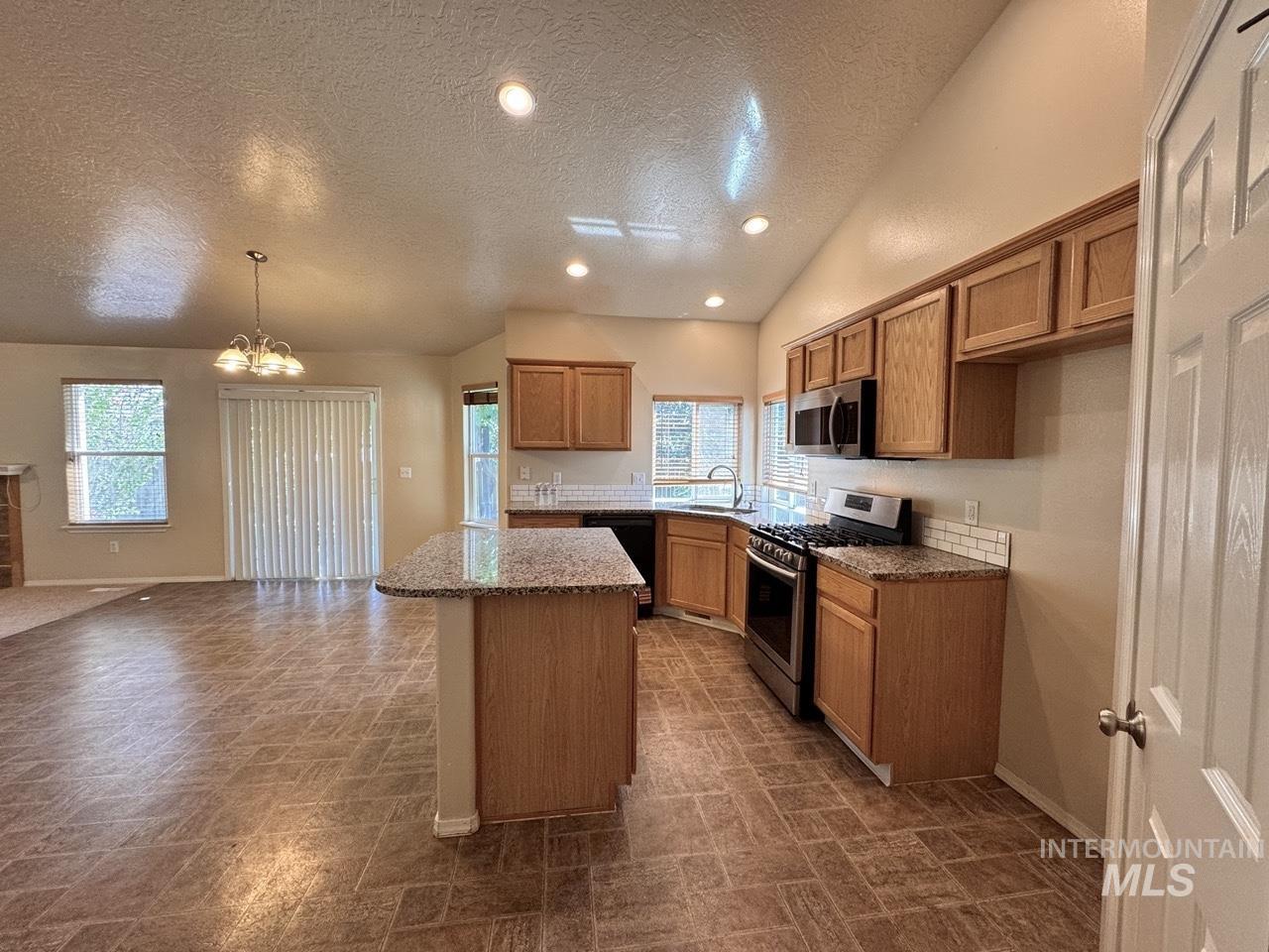 2237 W Lake Pointe Ct Property Photo 10