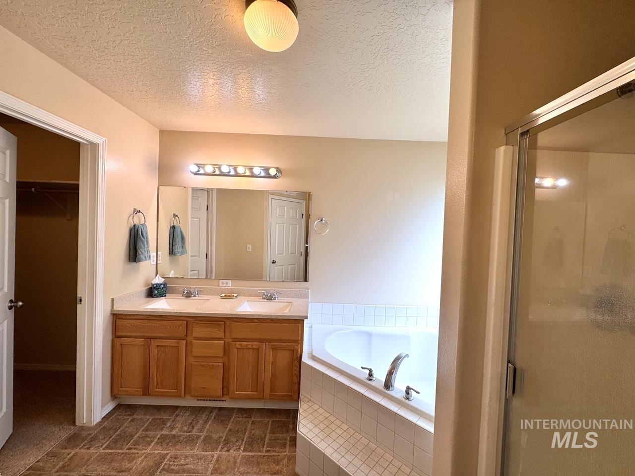 2237 W Lake Pointe Ct Property Photo 19