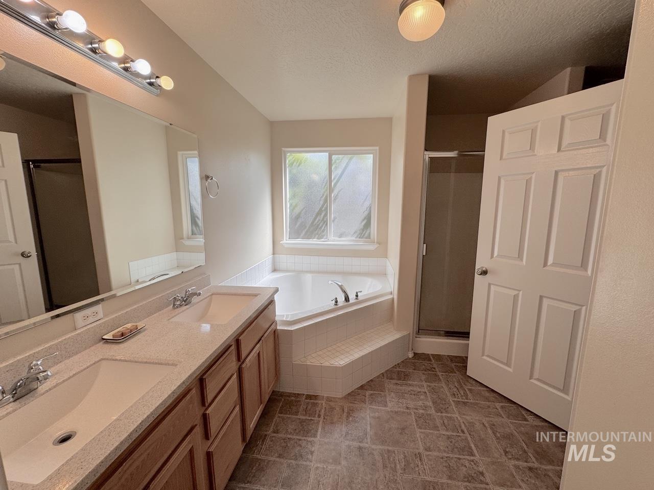 2237 W Lake Pointe Ct Property Photo 20