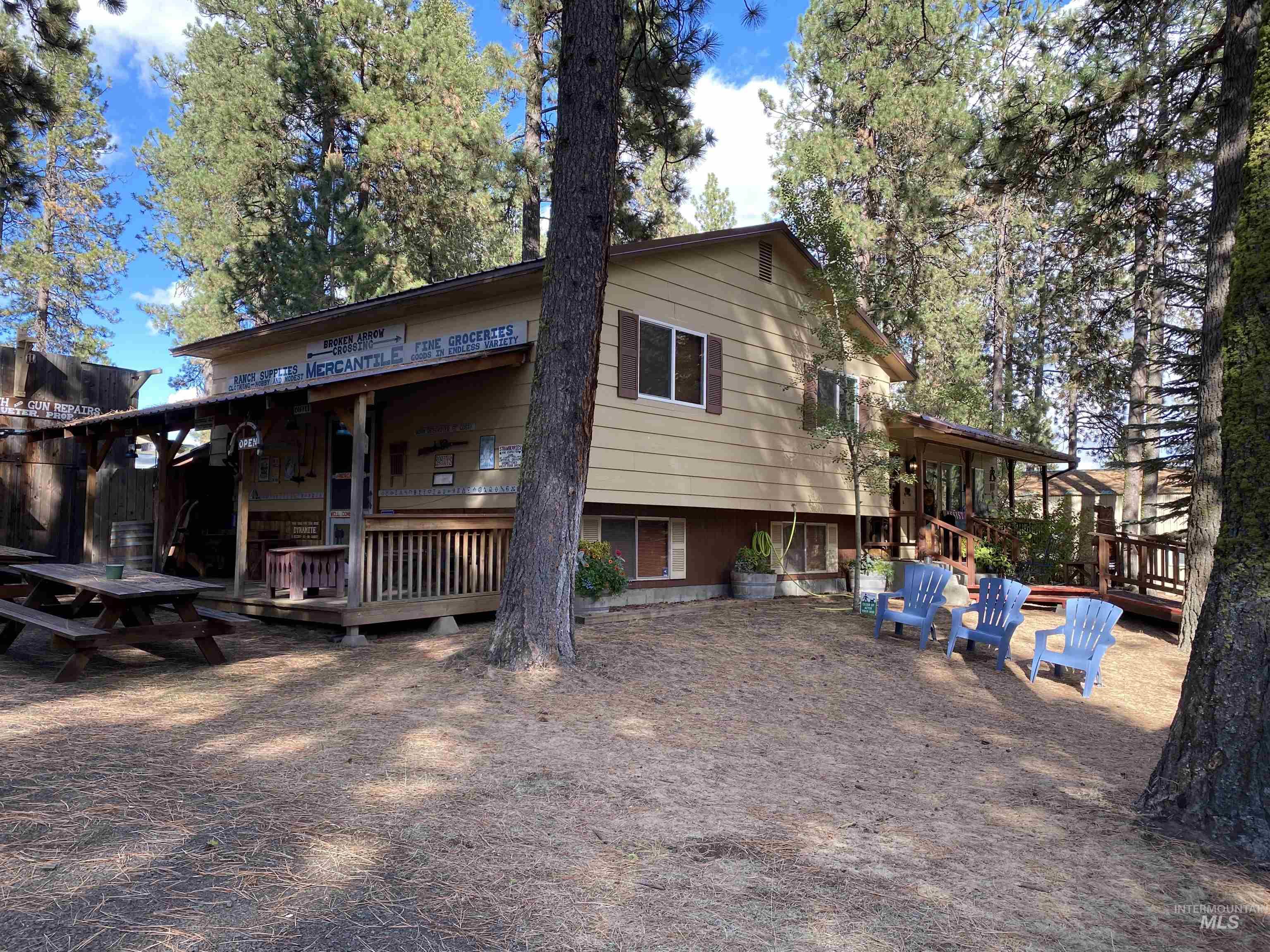 813 Camas St Property Photo 32