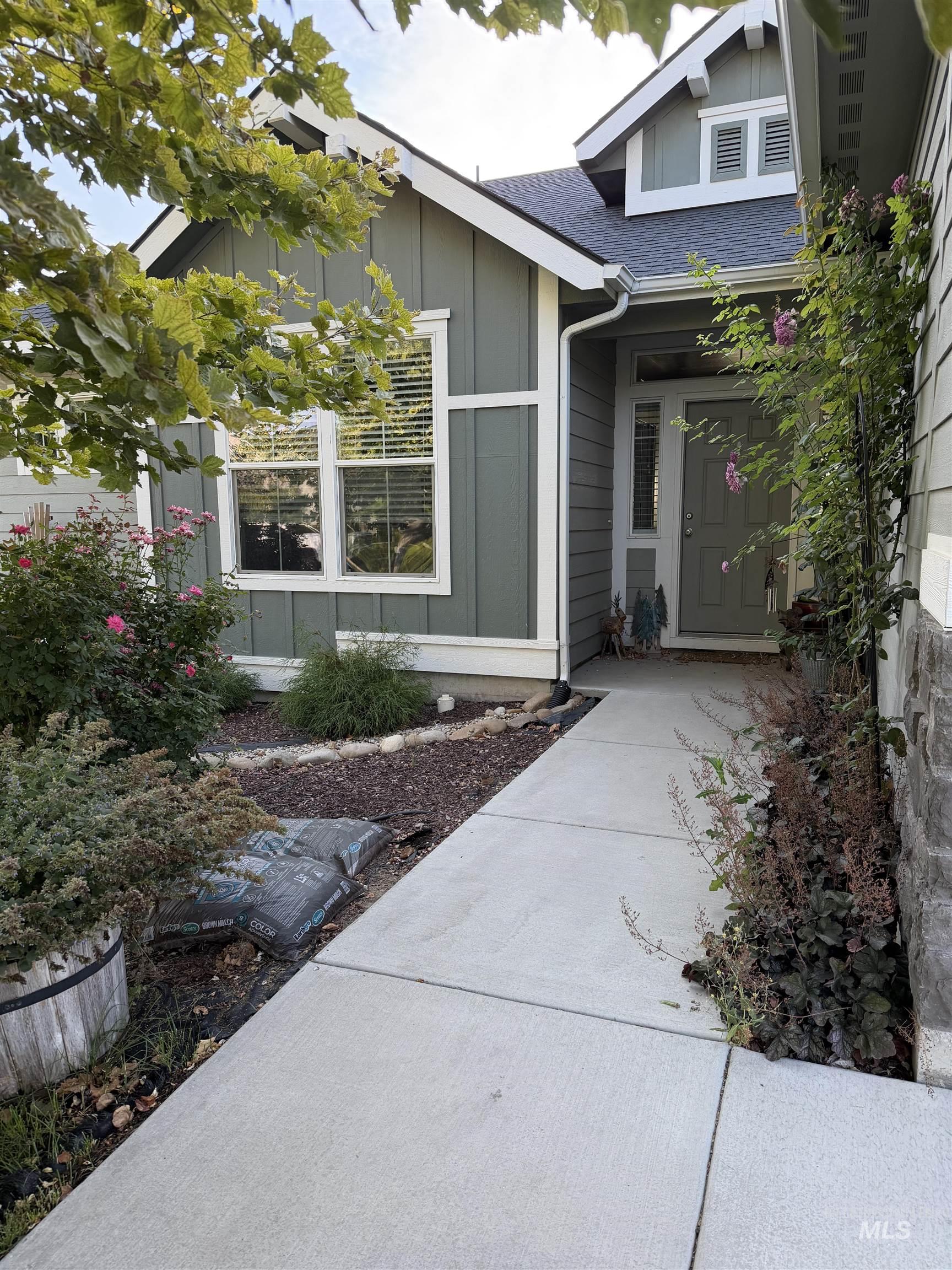 16736 N Fielding Way Property Photo