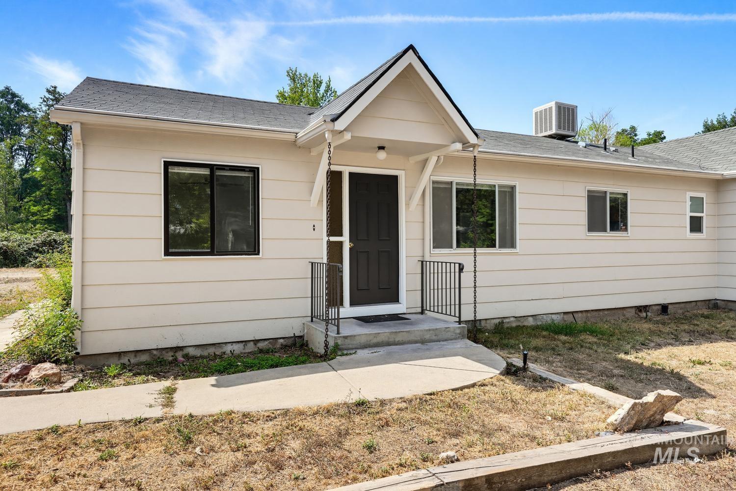 4721 W Cassia Property Photo 3