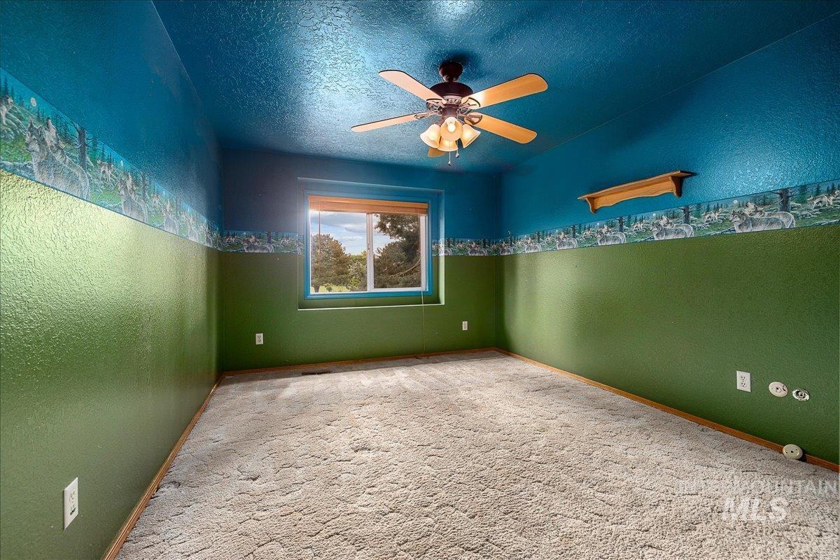 1890 N Incline Way Property Photo 32