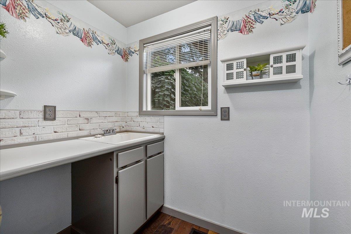 1890 N Incline Way Property Photo 34