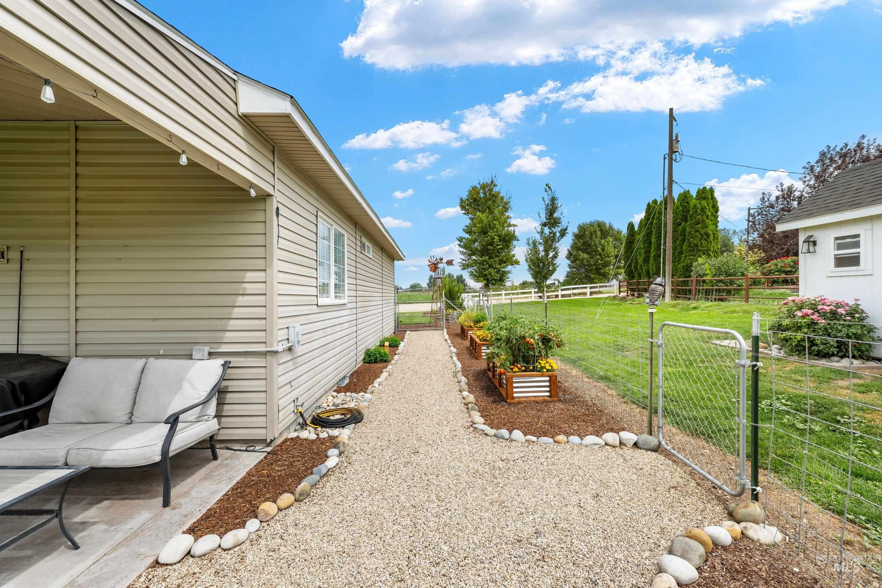 35 S Pit Lane Property Photo 31