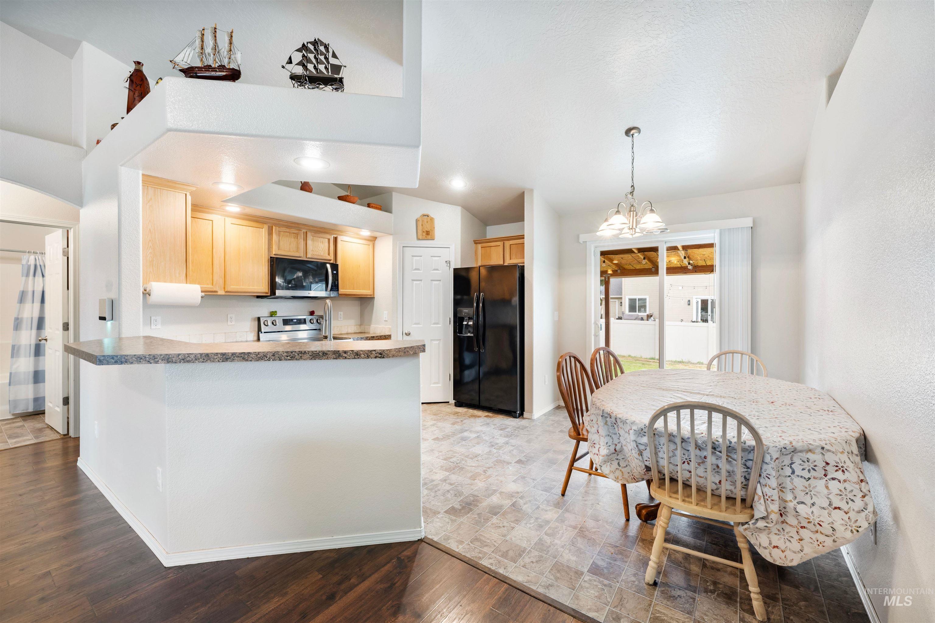 305 W Quaking Aspen Ln. Property Photo 12