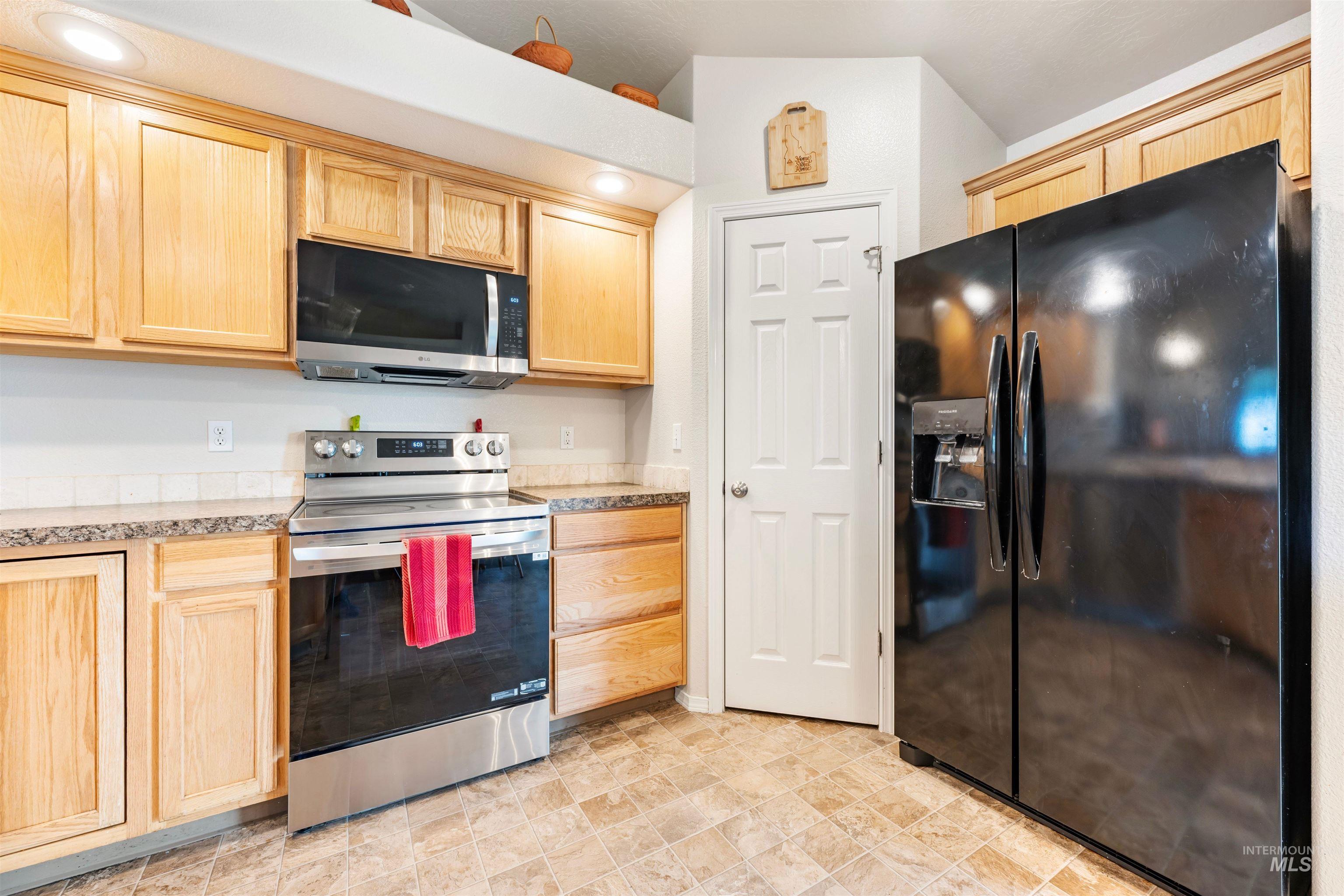 305 W Quaking Aspen Ln. Property Photo 15
