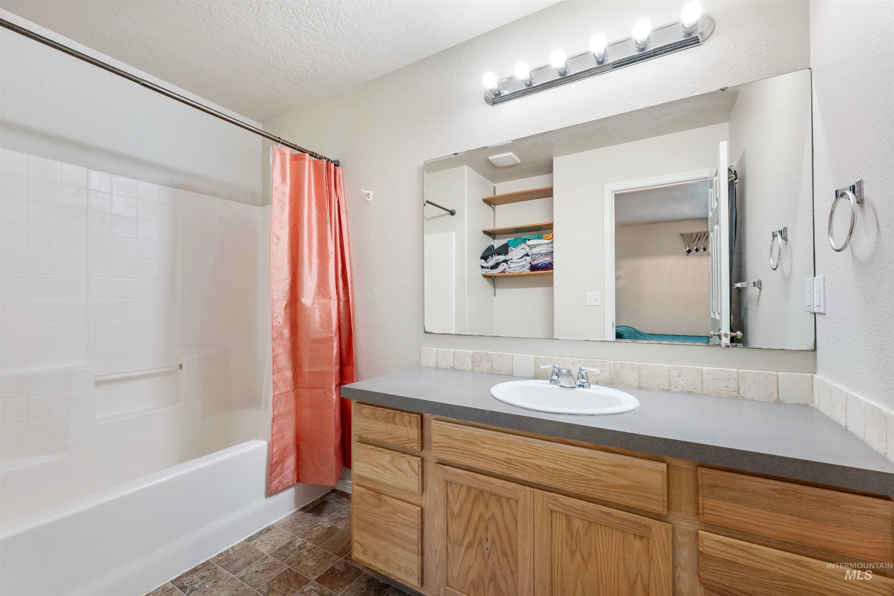 305 W Quaking Aspen Ln. Property Photo 24