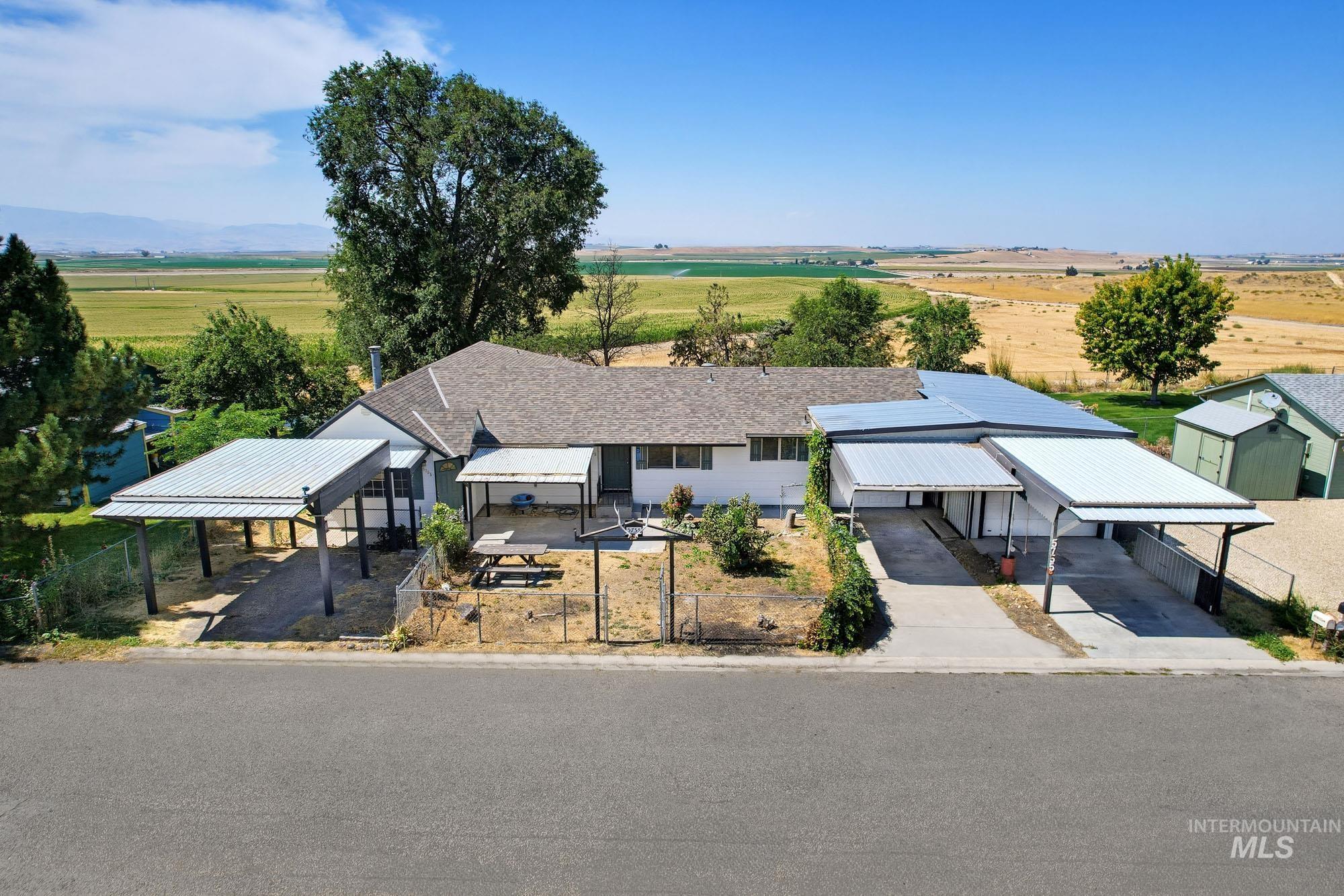5755 Chuckwagon Rd Property Photo 3
