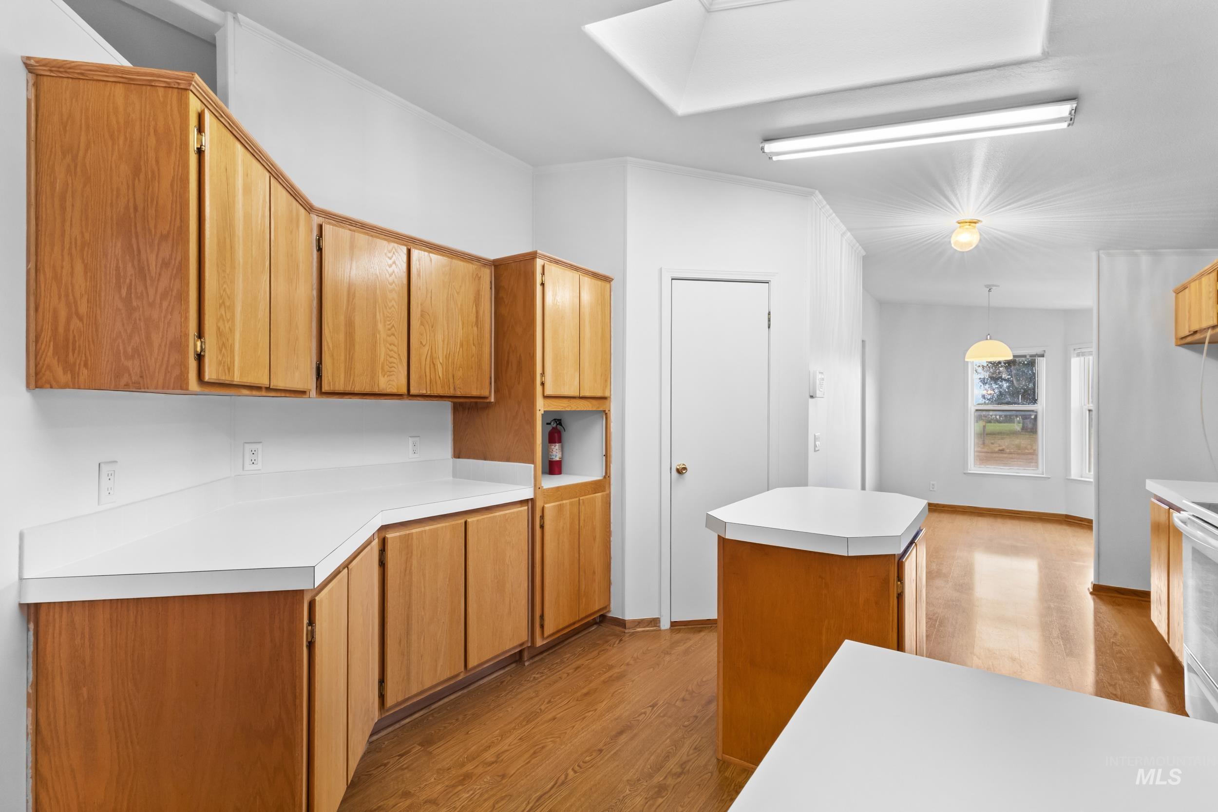 410 E Custer St Property Photo 14