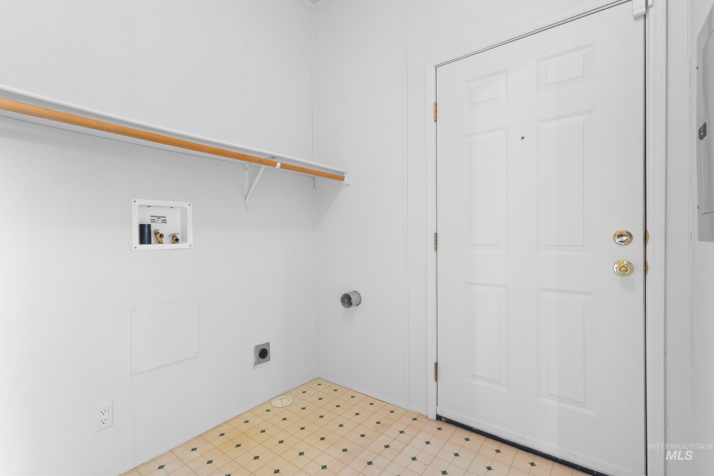 410 E Custer St Property Photo 23
