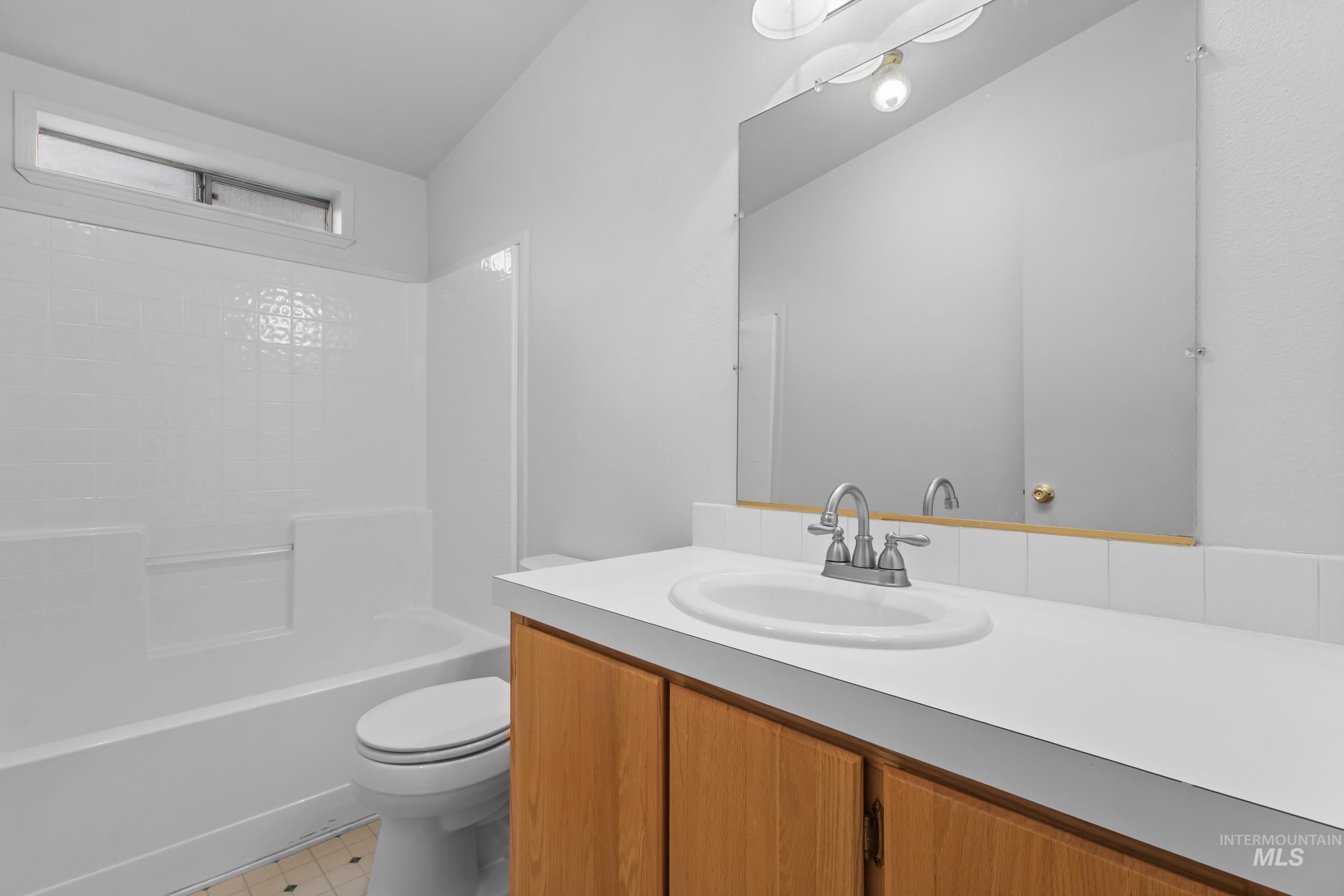 410 E Custer St Property Photo 28