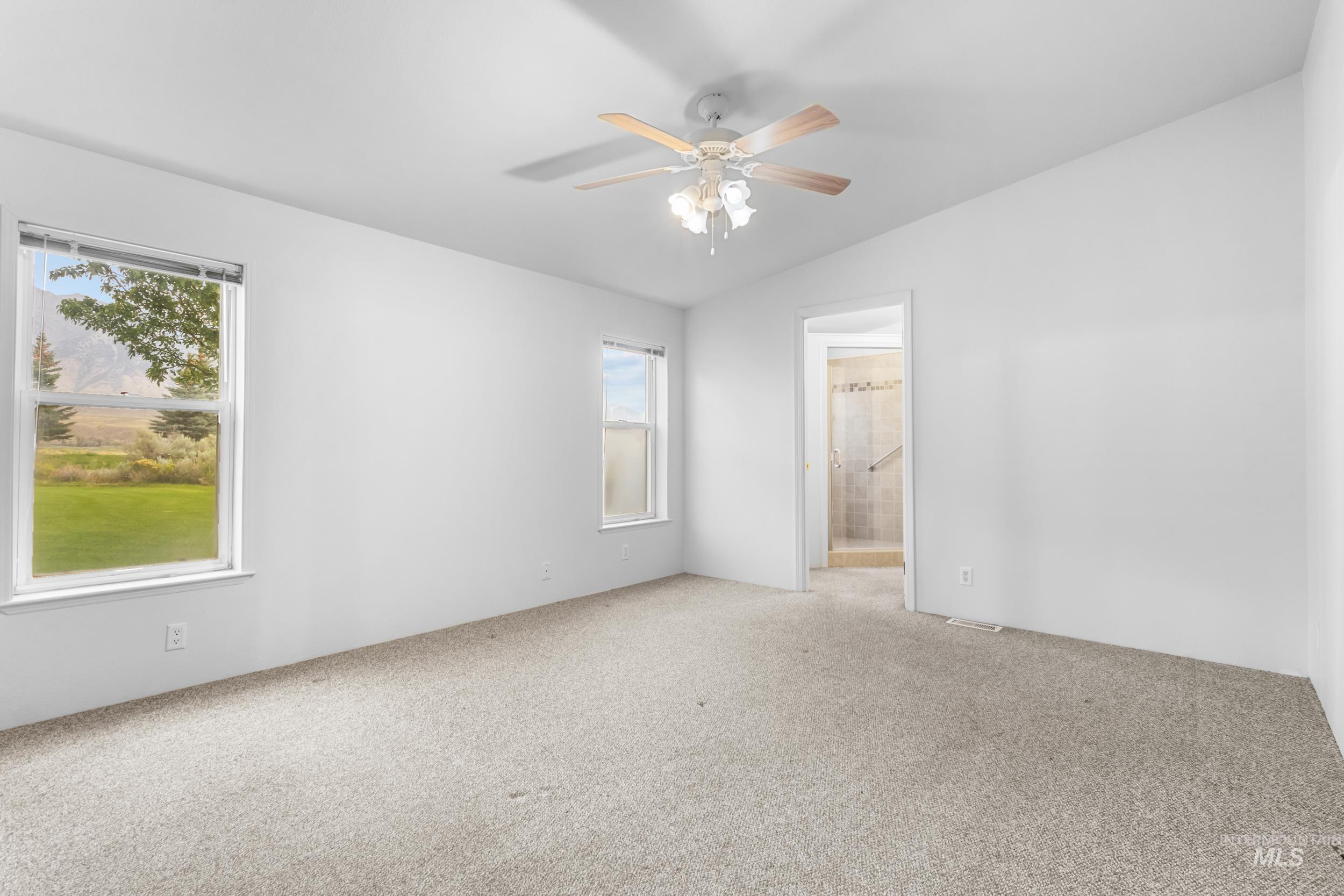 410 E Custer St Property Photo 29