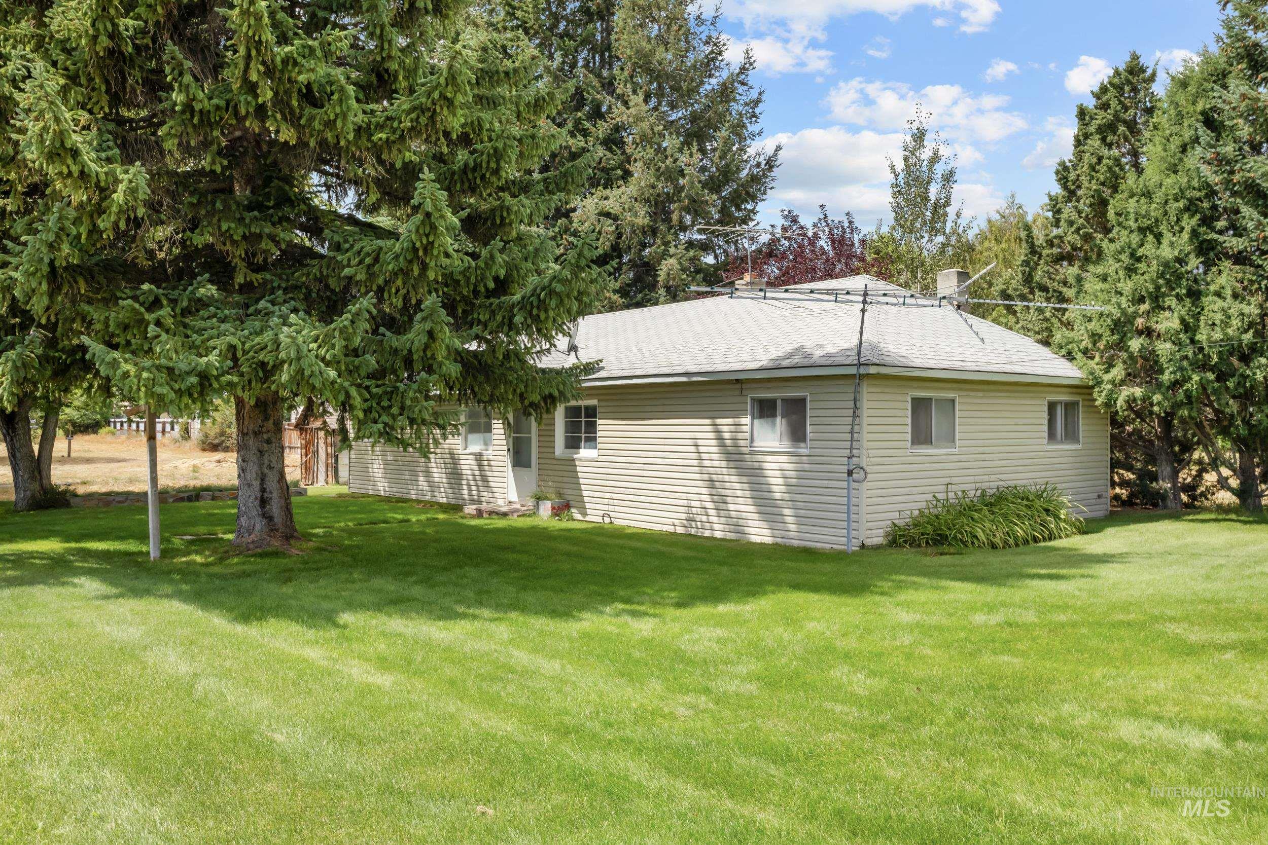 410 E Custer St Property Photo 40