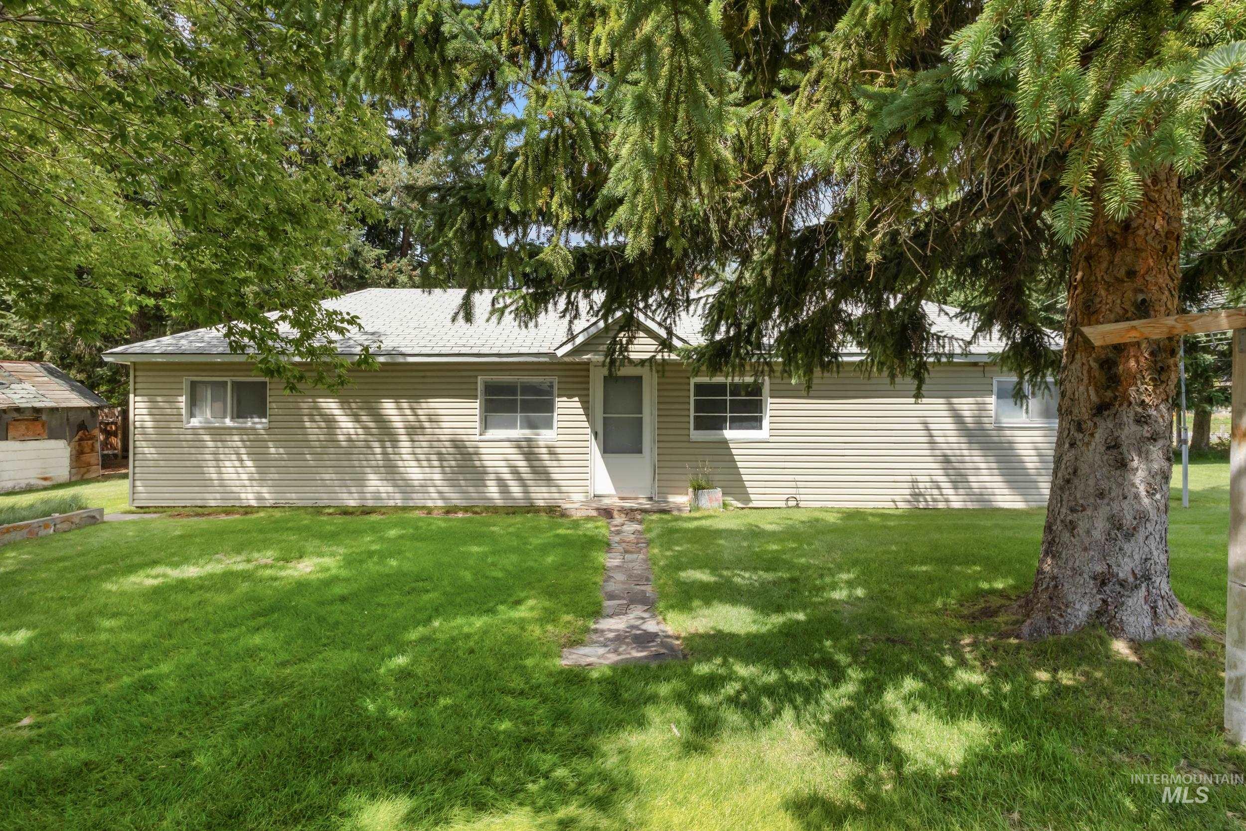 410 E Custer St Property Photo 41