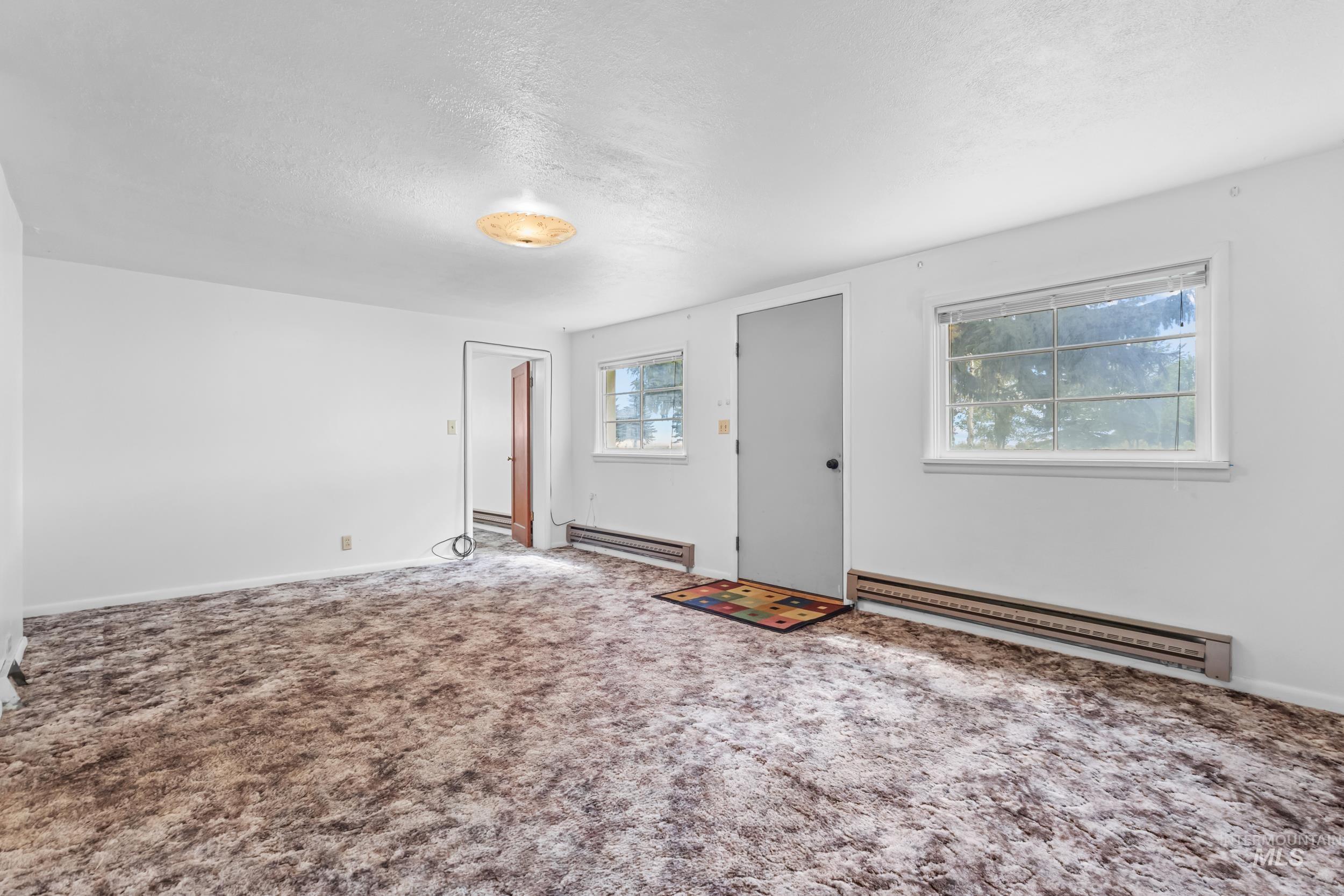 410 E Custer St Property Photo 42