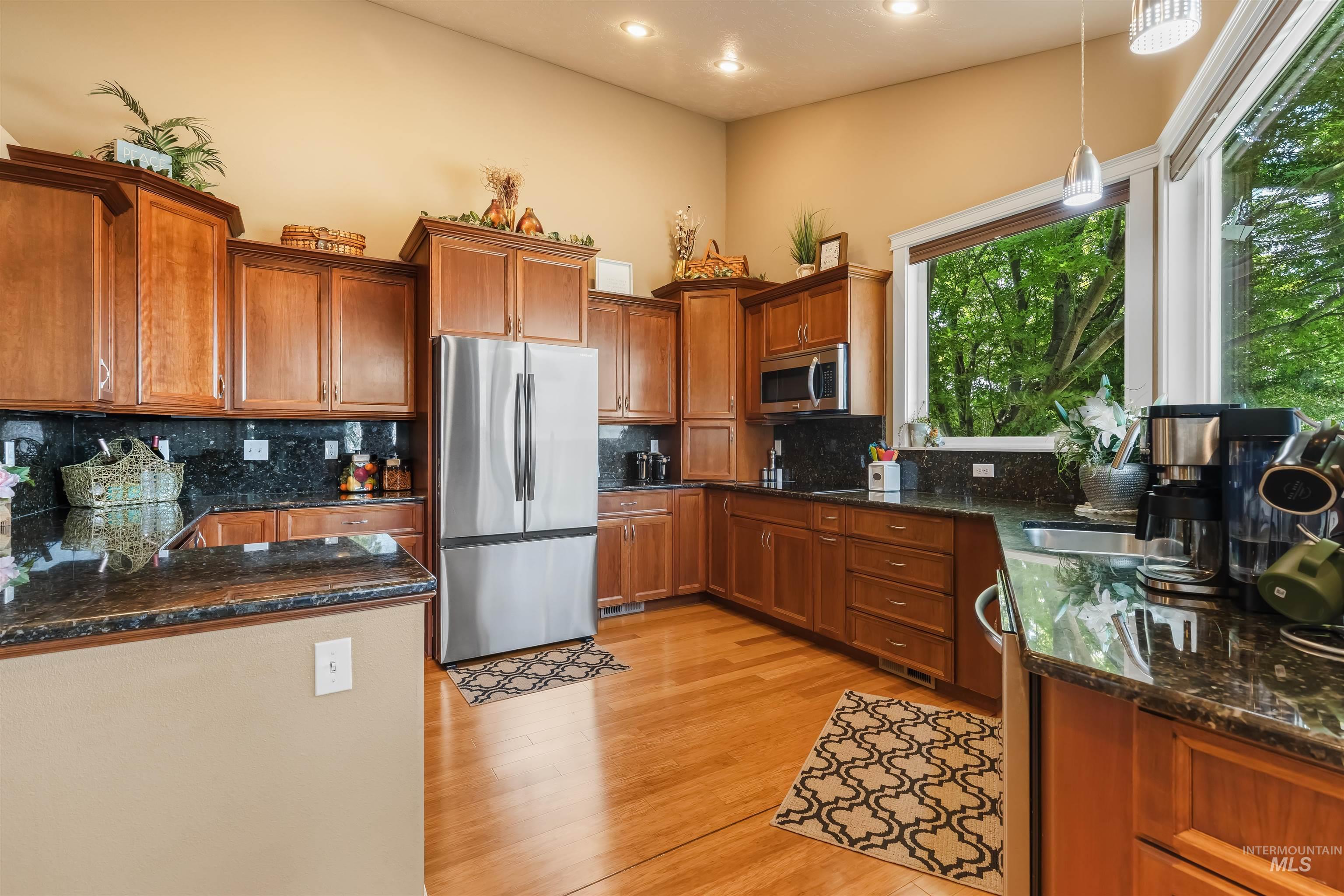 2953 Riverview Terrace Property Photo 5