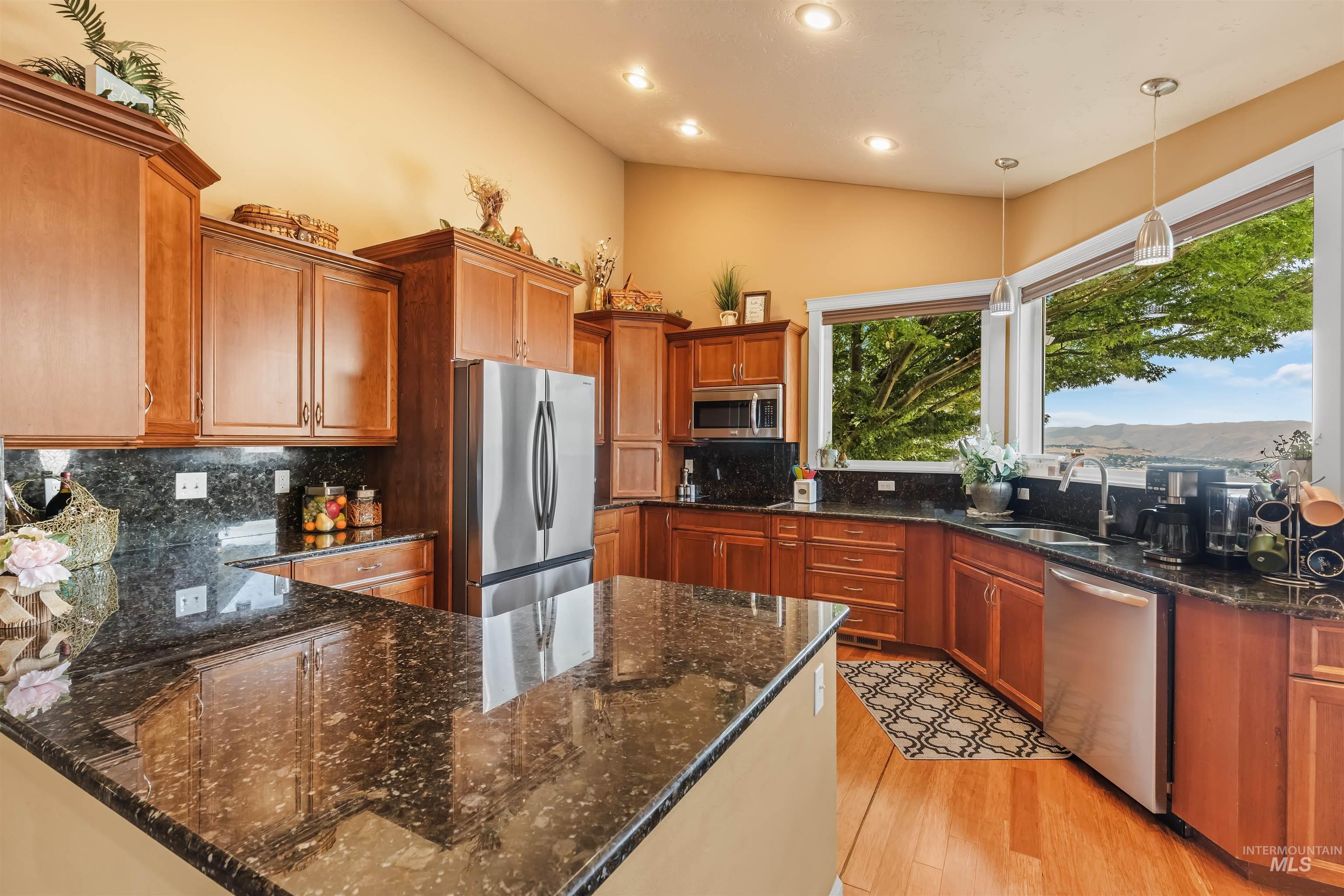 2953 Riverview Terrace Property Photo 7