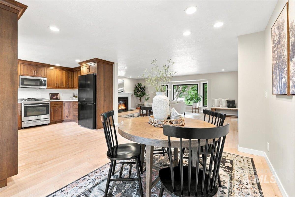 5203 N Sorrento Dr Property Photo 17