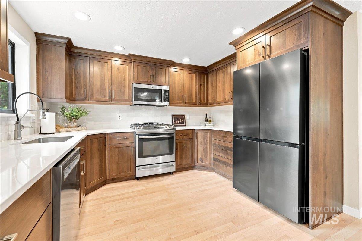 5203 N Sorrento Dr Property Photo 19