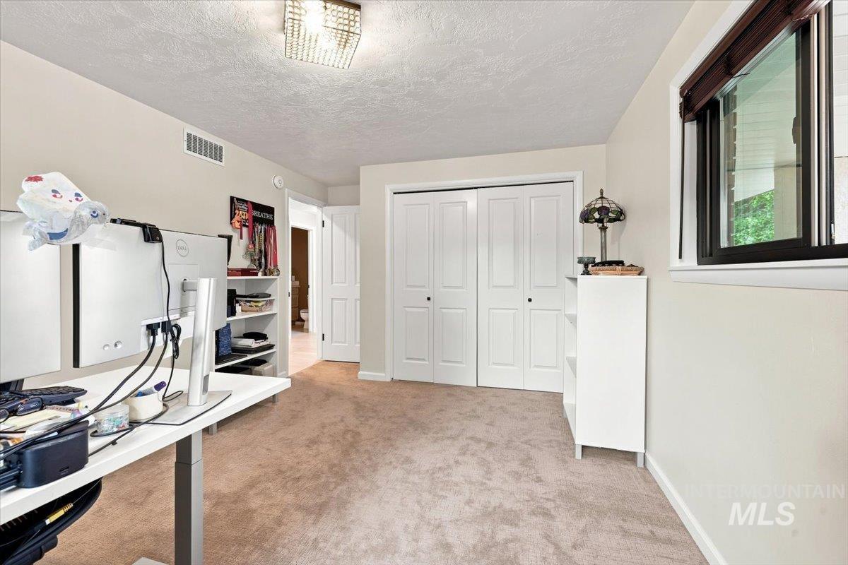 5203 N Sorrento Dr Property Photo 26